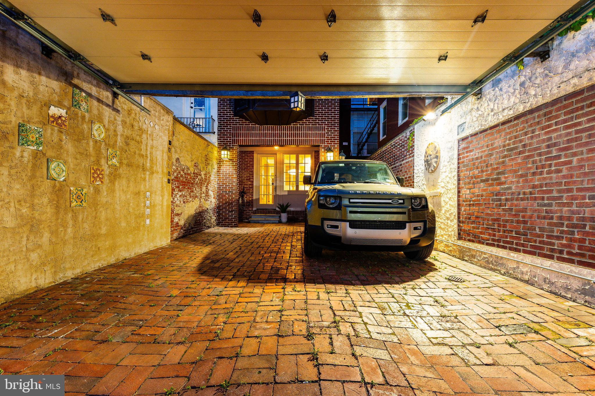 SOCIETY HILL - Residential