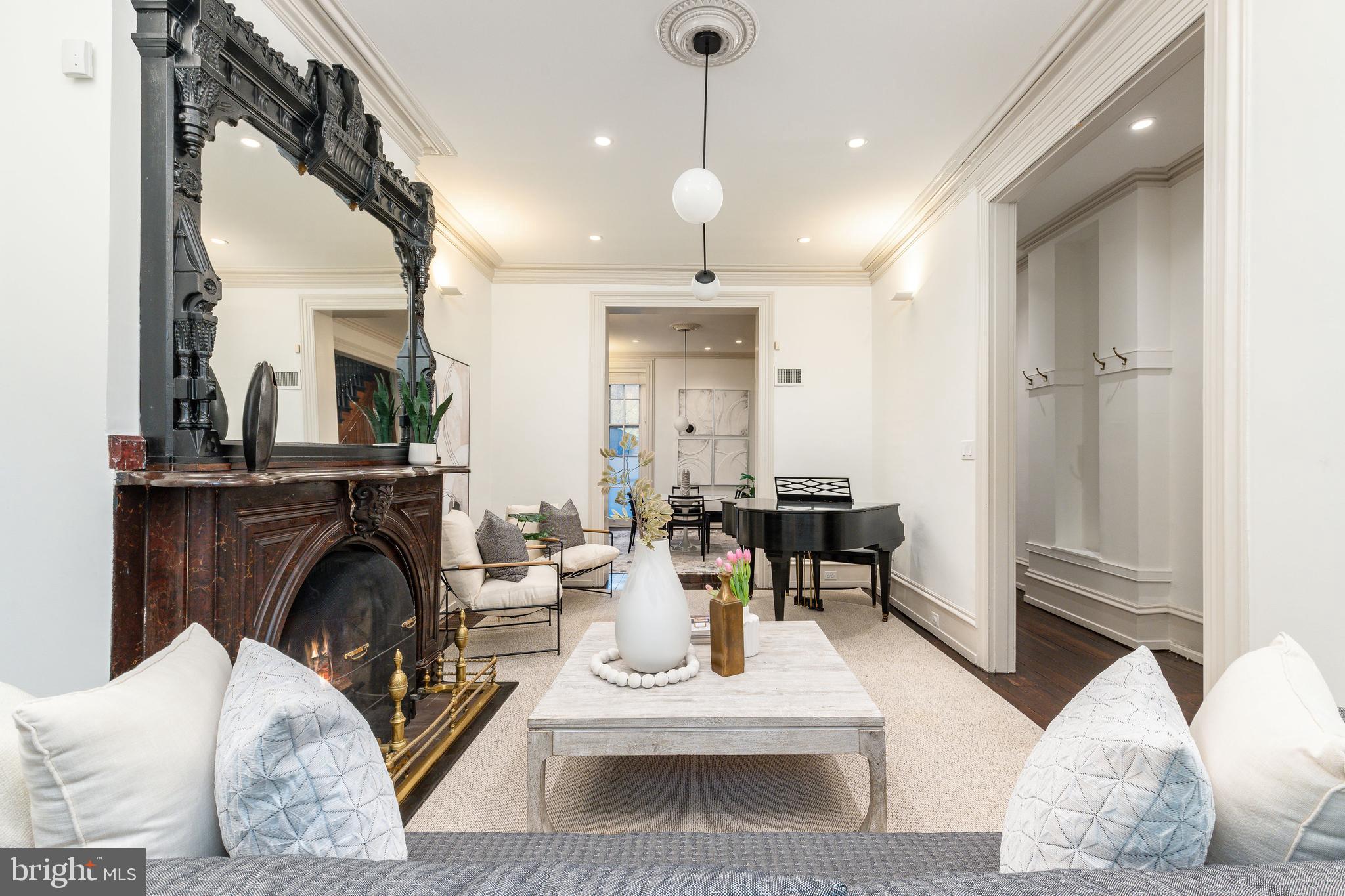 SOCIETY HILL - Residential