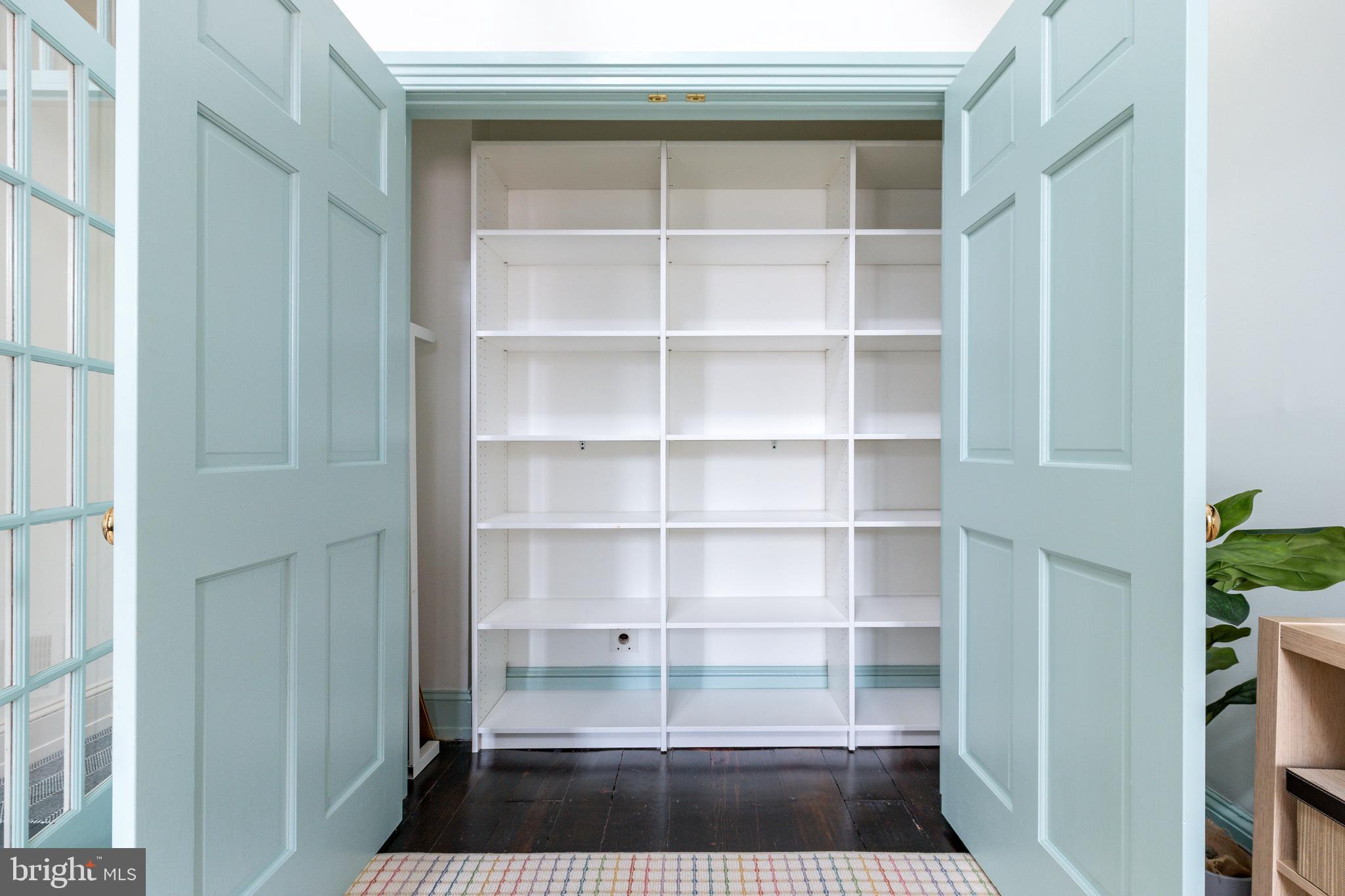 SOCIETY HILL - Residential