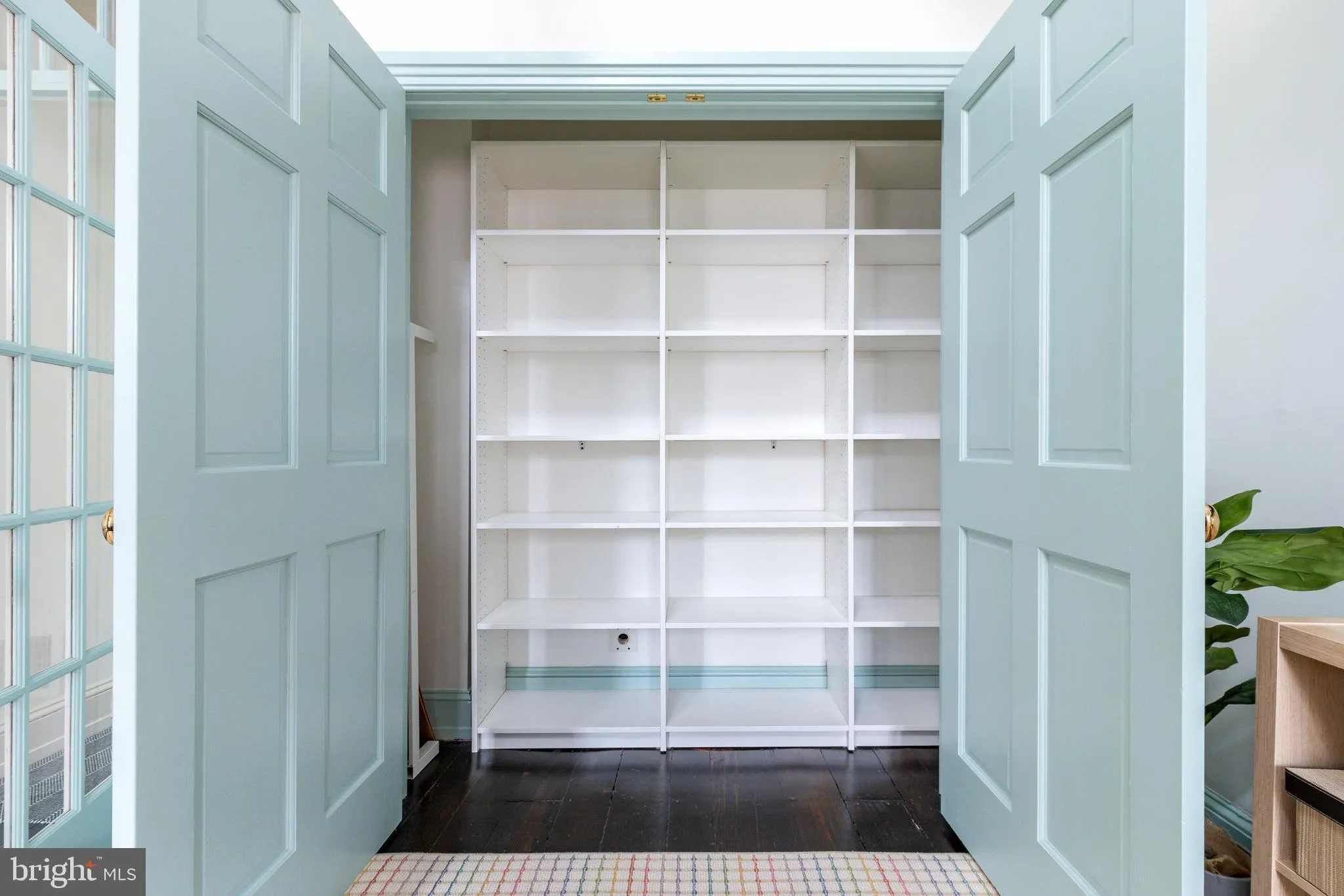 Philadelphia, Pennsylvania 19106, United States, 4 Bedrooms Bedrooms, ,4 BathroomsBathrooms,Residential,Contingent,120539