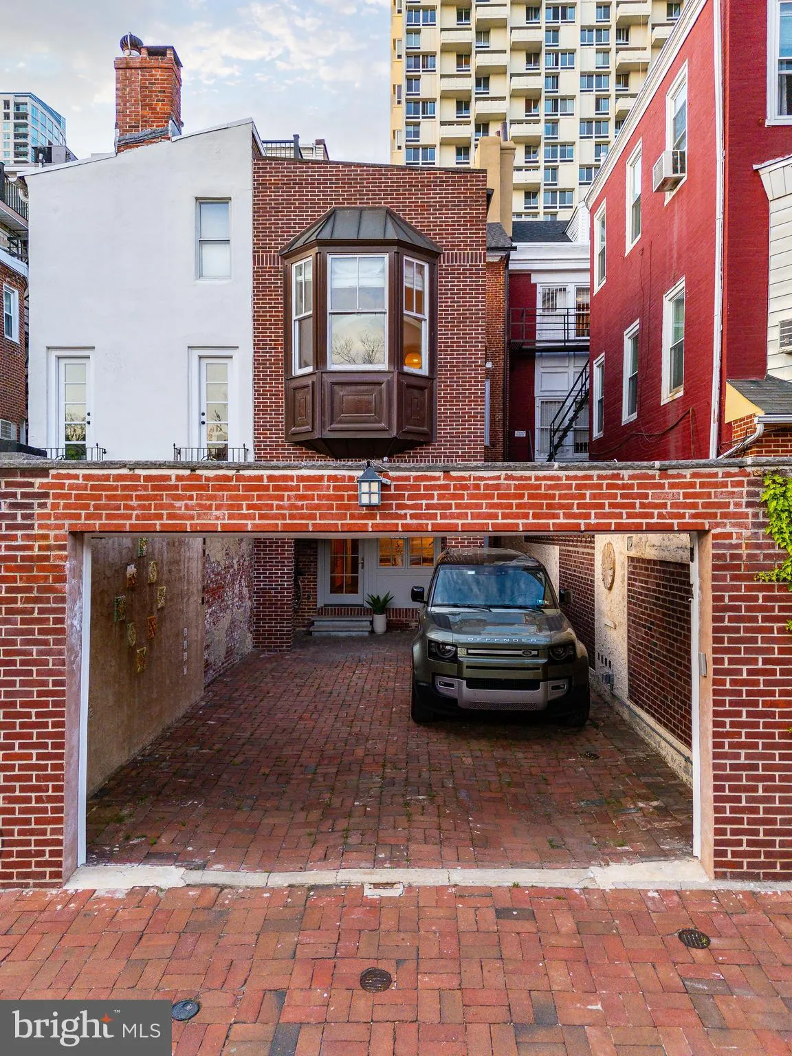 Philadelphia, Pennsylvania 19106, United States, 4 Bedrooms Bedrooms, ,4 BathroomsBathrooms,Residential,Contingent,120539