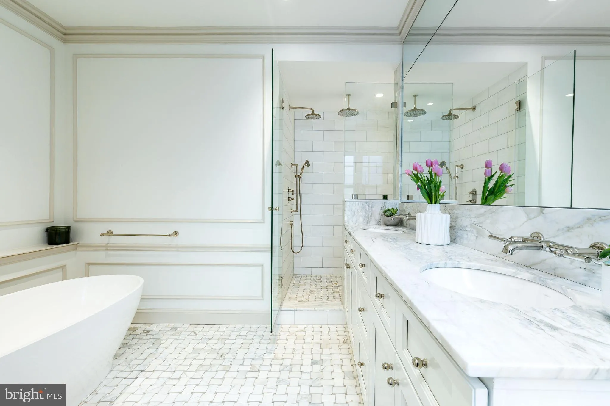 Philadelphia, Pennsylvania 19106, United States, 4 Bedrooms Bedrooms, ,4 BathroomsBathrooms,Residential,Contingent,120539