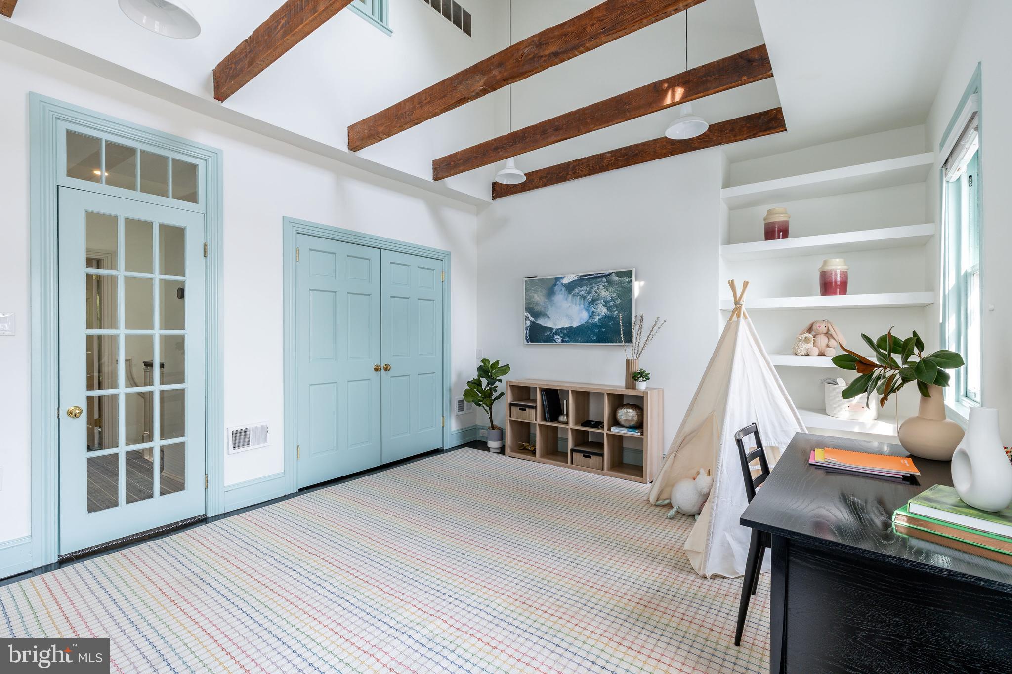 SOCIETY HILL - Residential