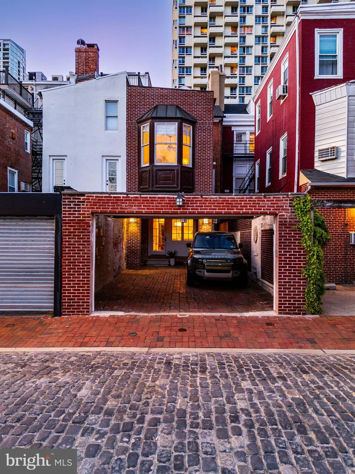 Philadelphia, Pennsylvania 19106, United States, 4 Bedrooms Bedrooms, ,4 BathroomsBathrooms,Residential,Contingent,120539