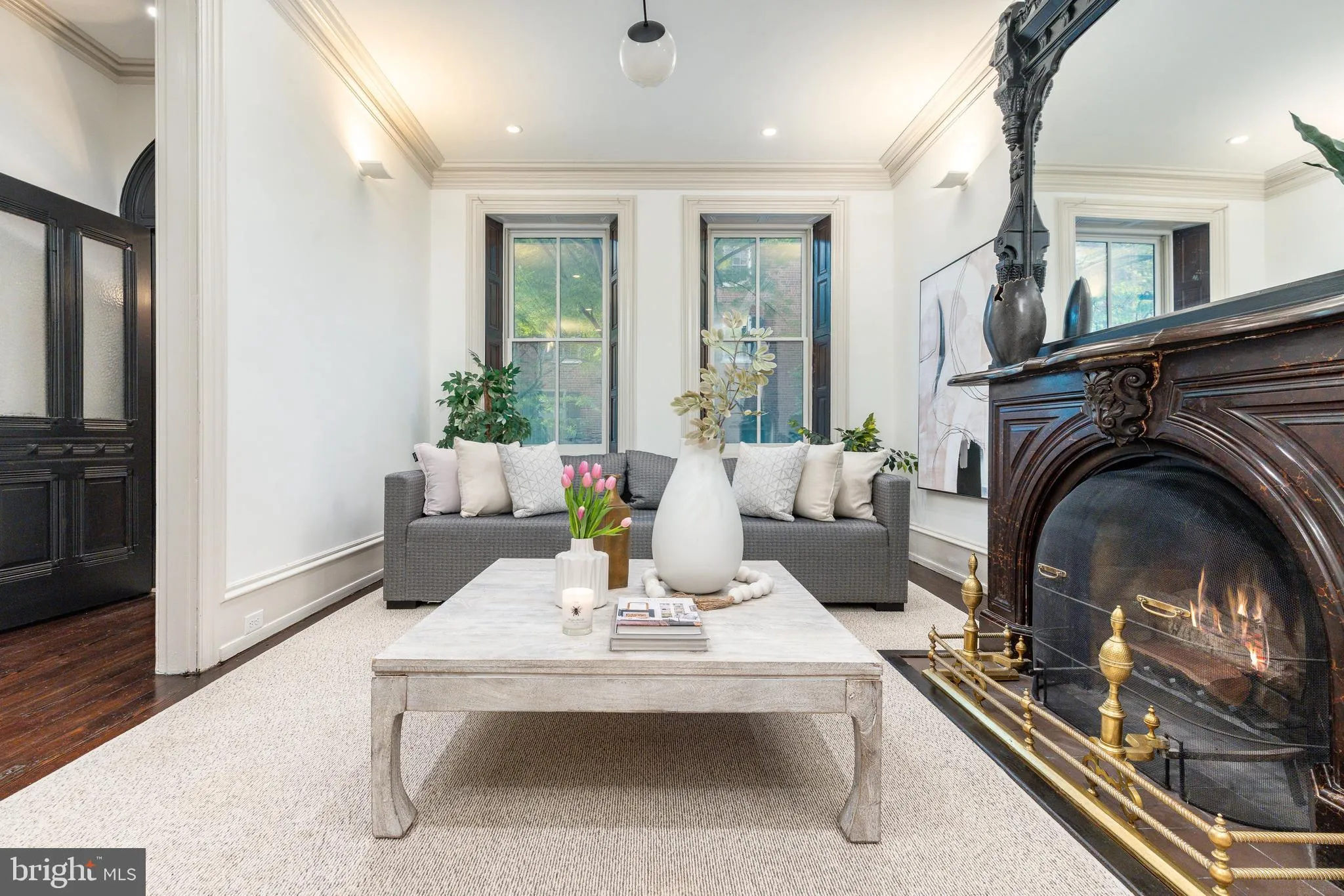 Philadelphia, Pennsylvania 19106, United States, 4 Bedrooms Bedrooms, ,4 BathroomsBathrooms,Residential,Contingent,120539