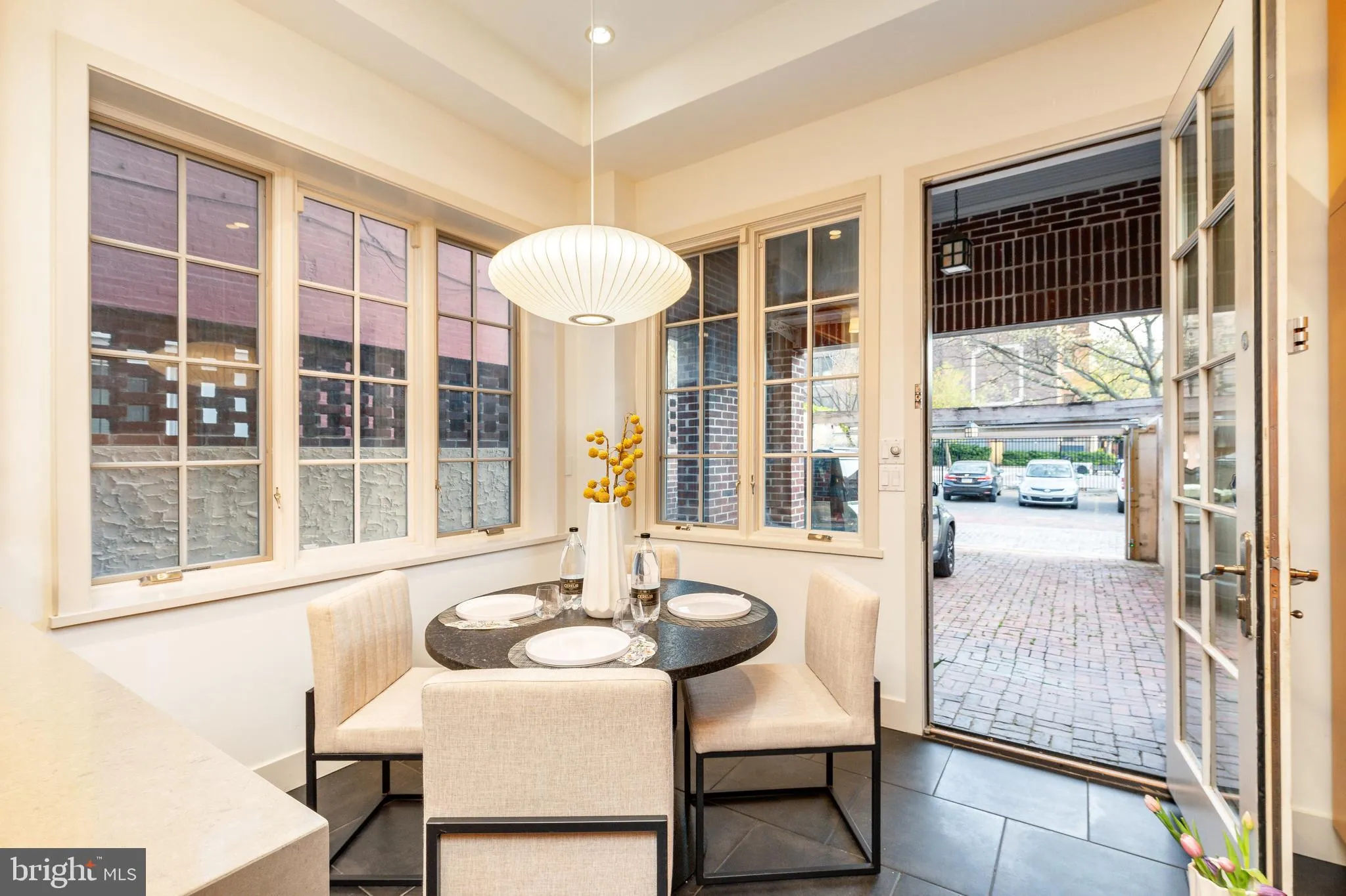 Philadelphia, Pennsylvania 19106, United States, 4 Bedrooms Bedrooms, ,4 BathroomsBathrooms,Residential,Contingent,120539