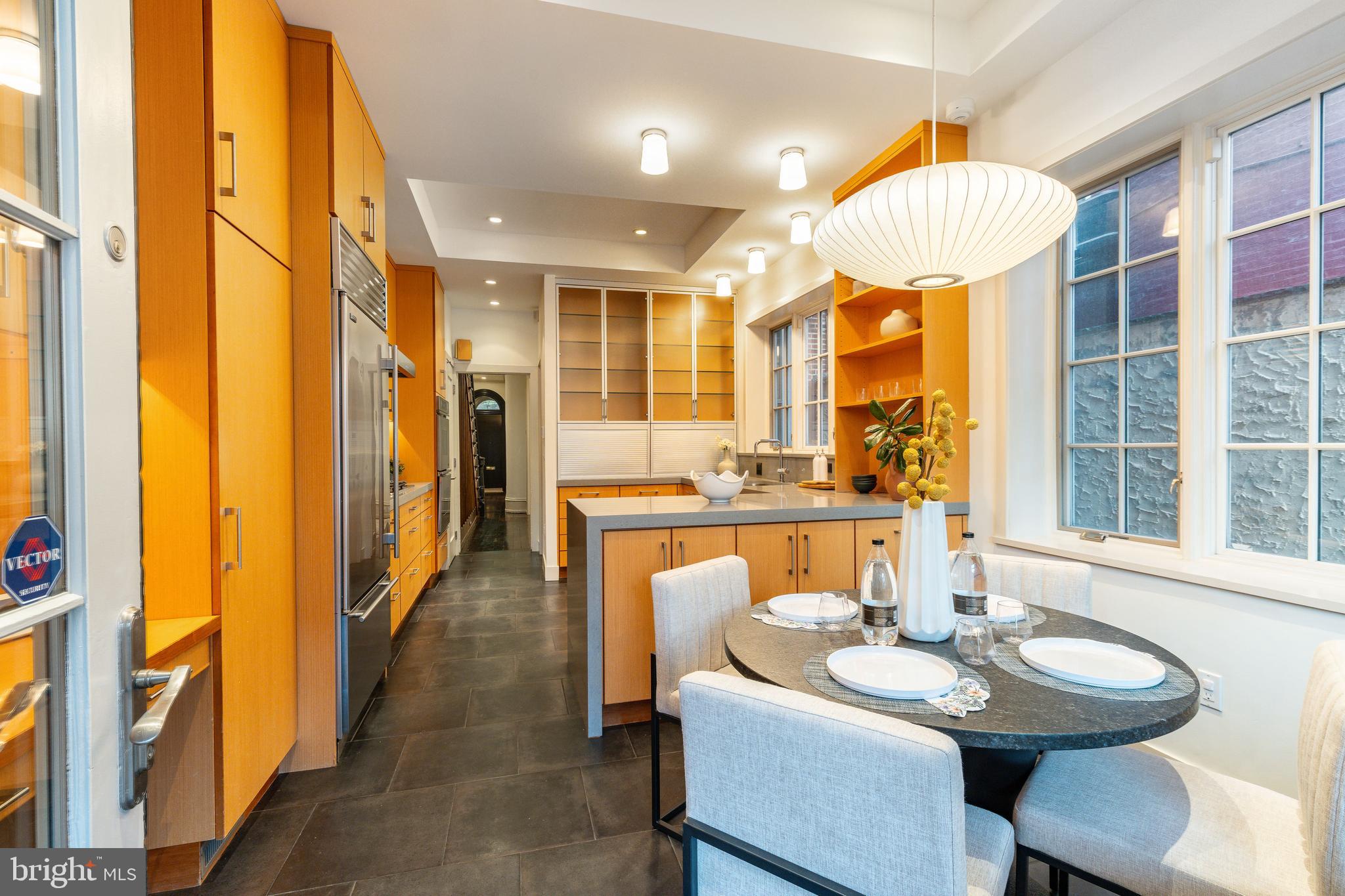 SOCIETY HILL - Residential