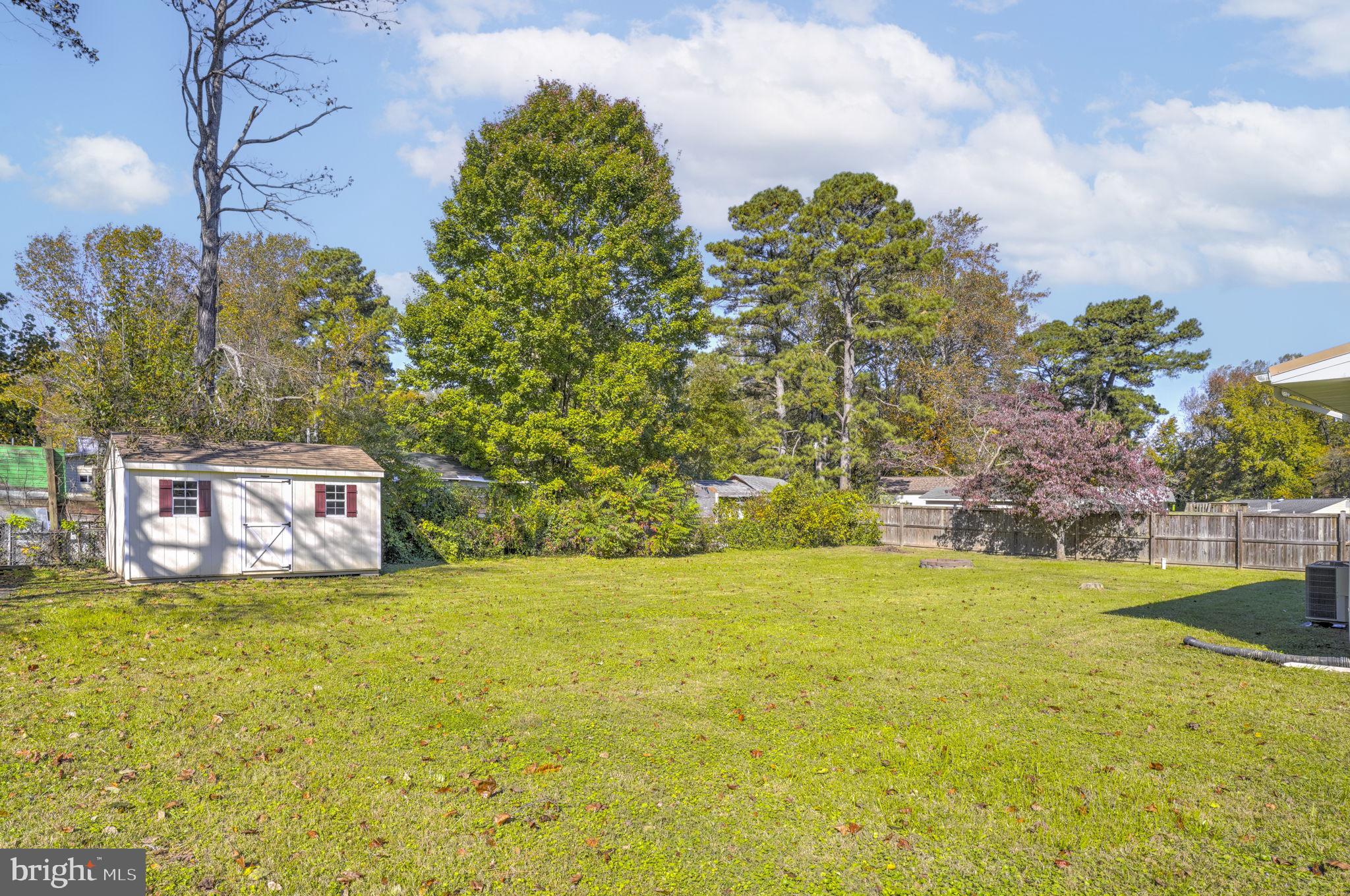 GOLDEN BEACH - Residential