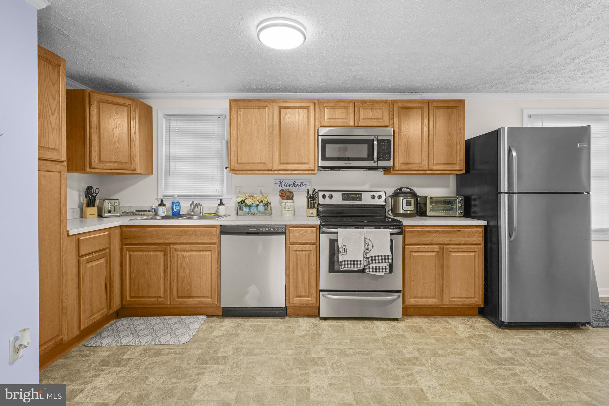 GOLDEN BEACH - Residential