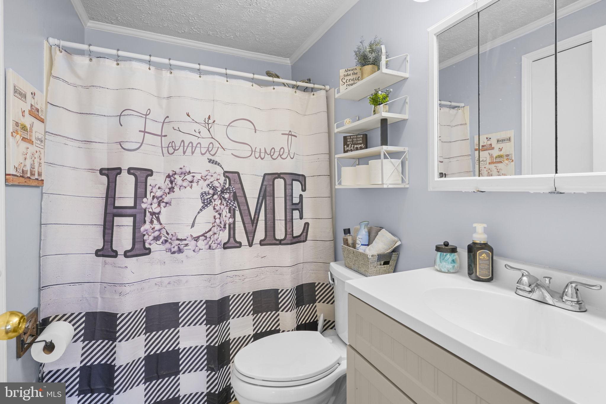 GOLDEN BEACH - Residential