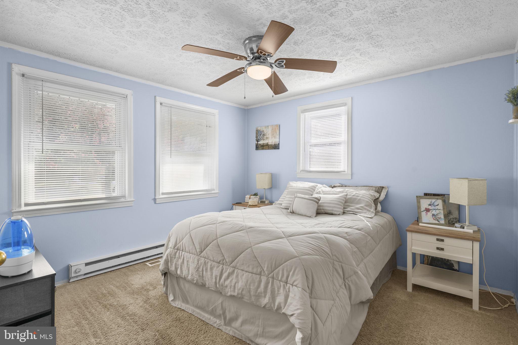 GOLDEN BEACH - Residential