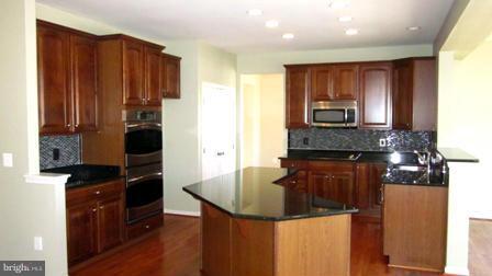 LAKELAND PLACE - Residential