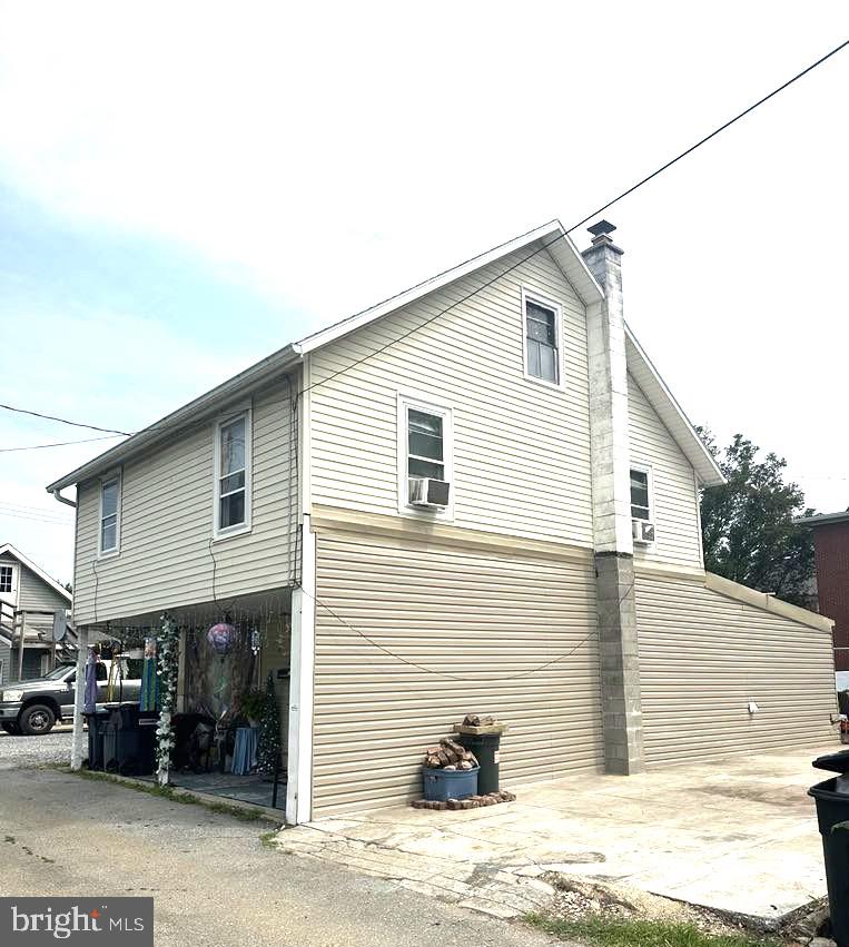 27 and 27 Rear N CENTER STREET