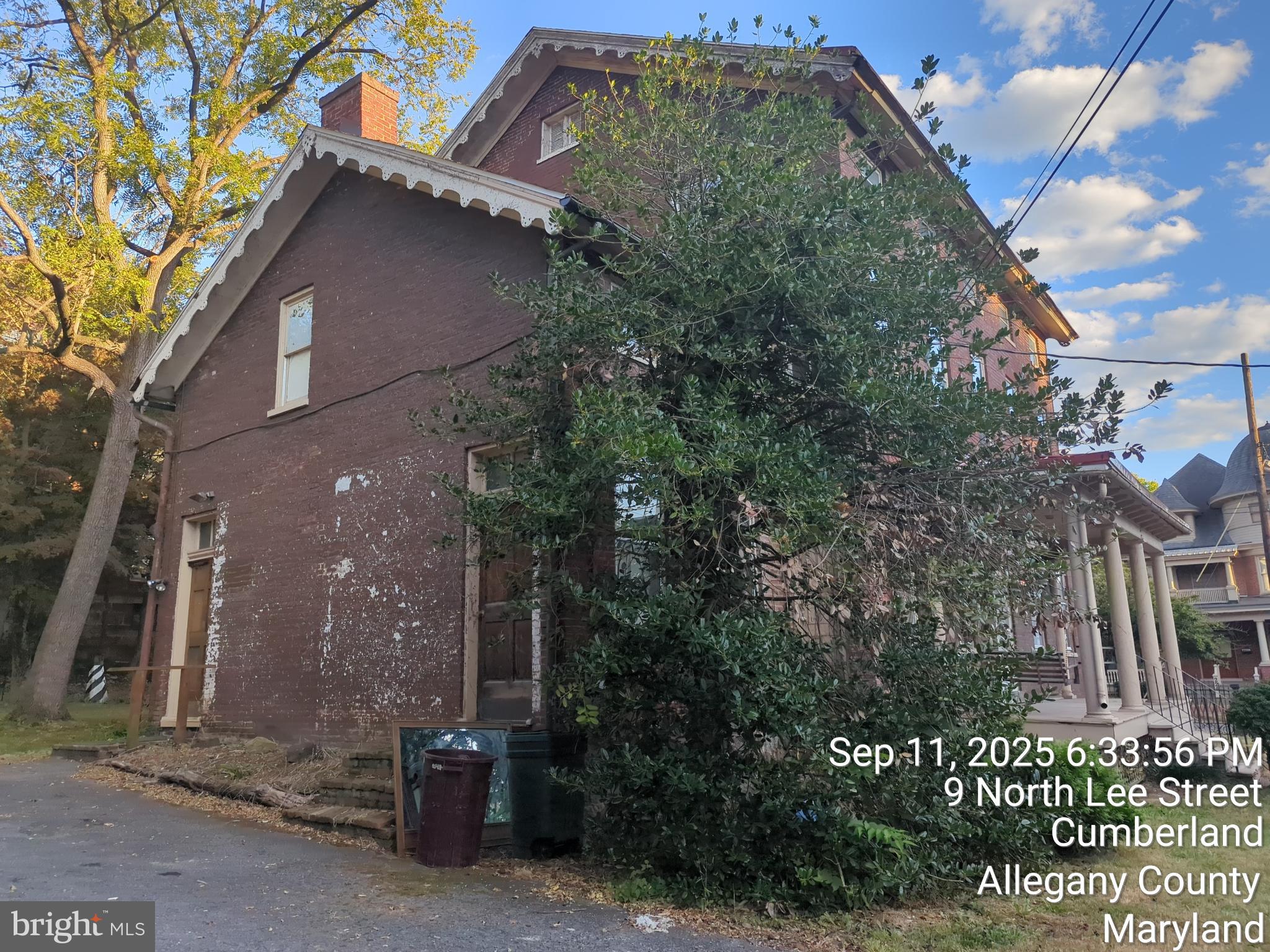 WEST SIDE - Residential