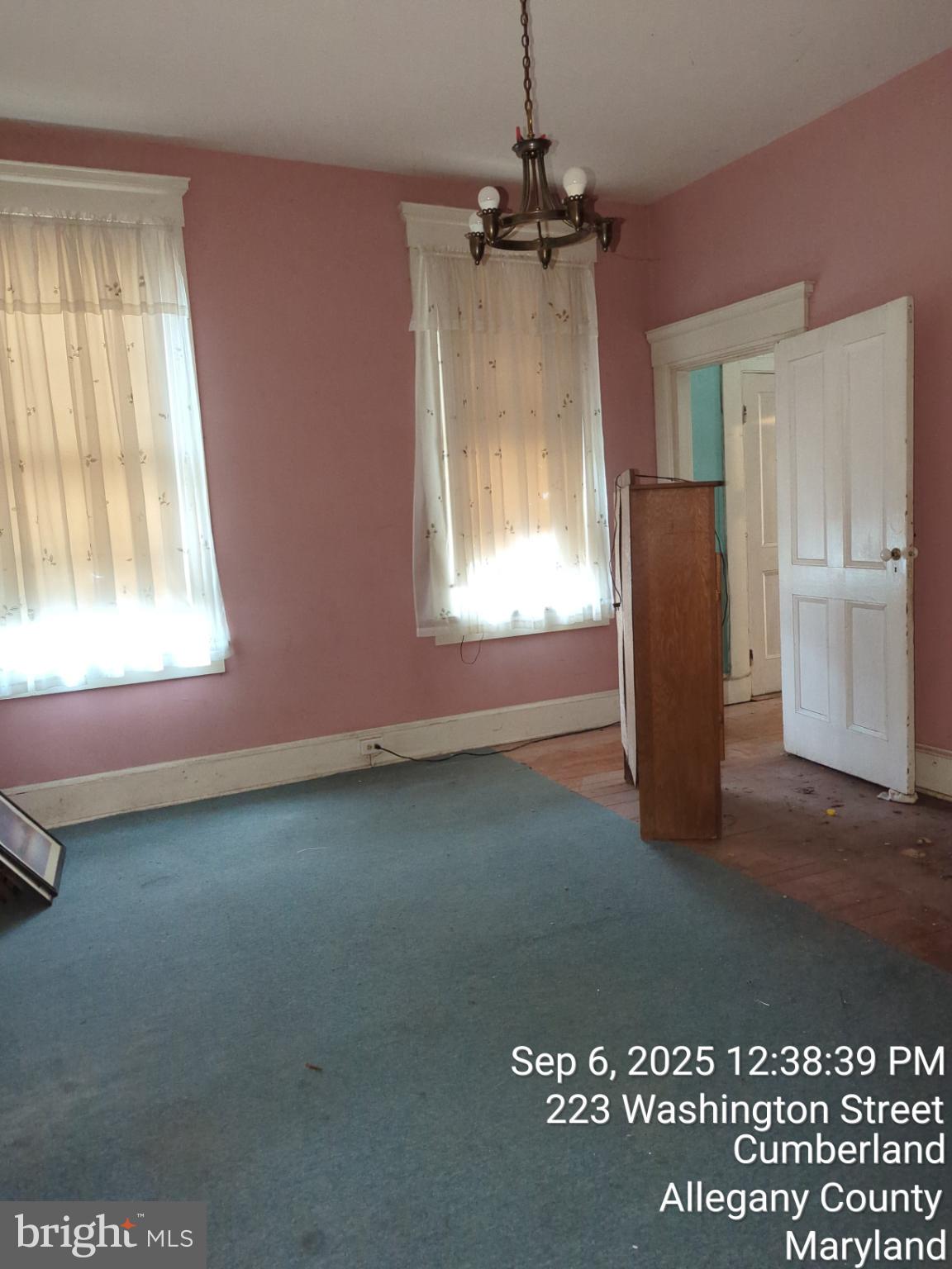 WEST SIDE - Residential