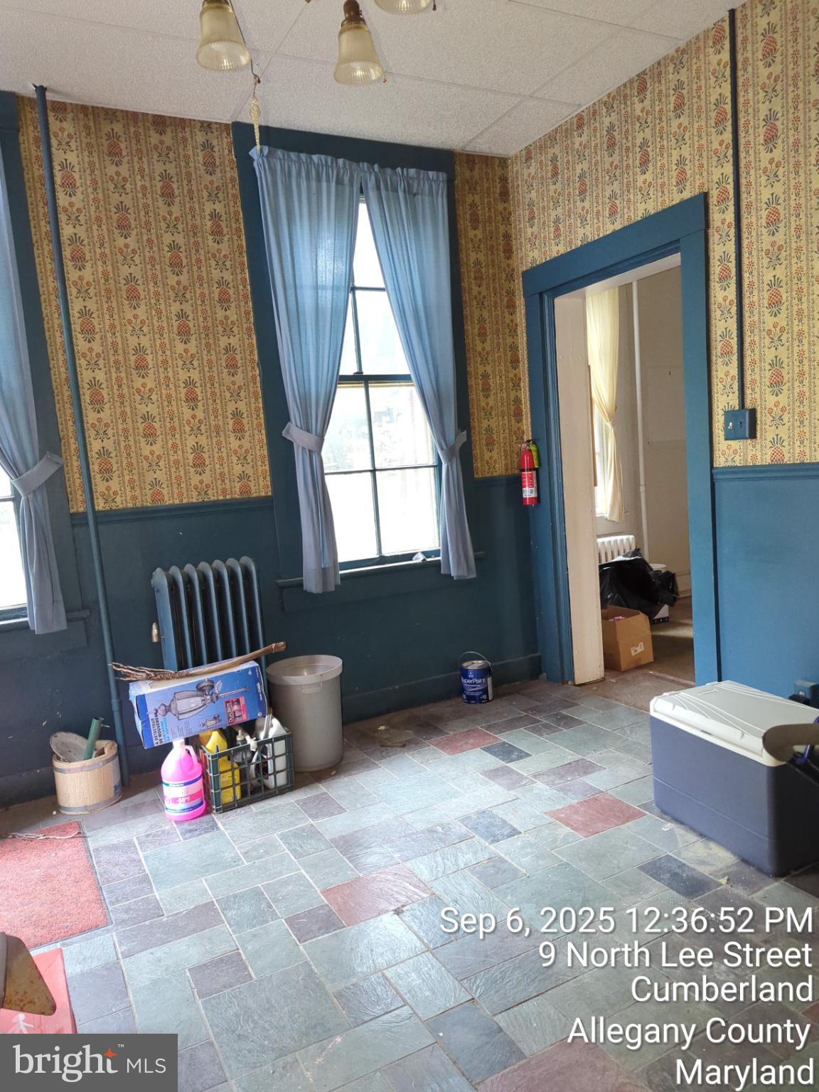 WEST SIDE - Residential