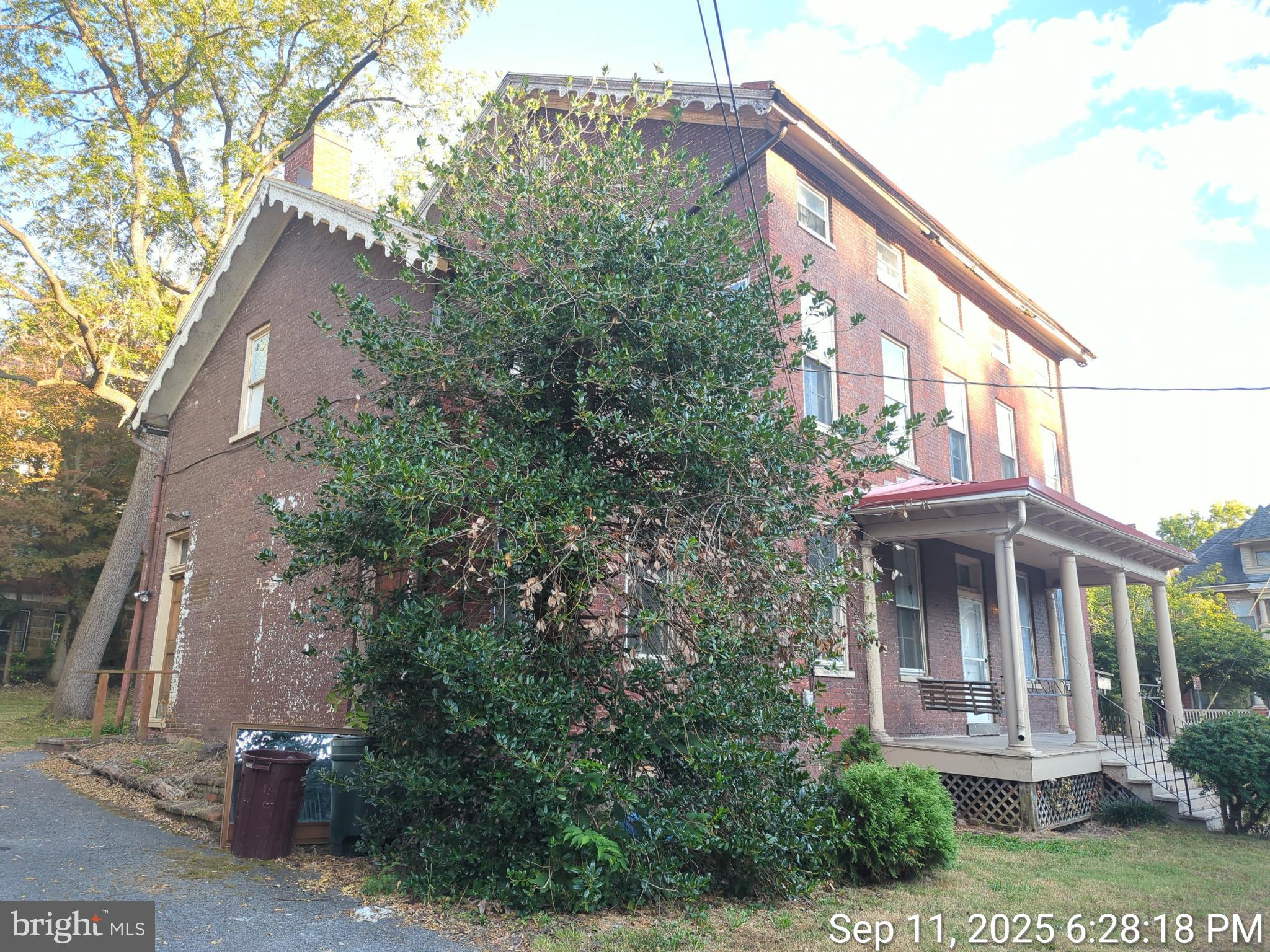 WEST SIDE - Residential