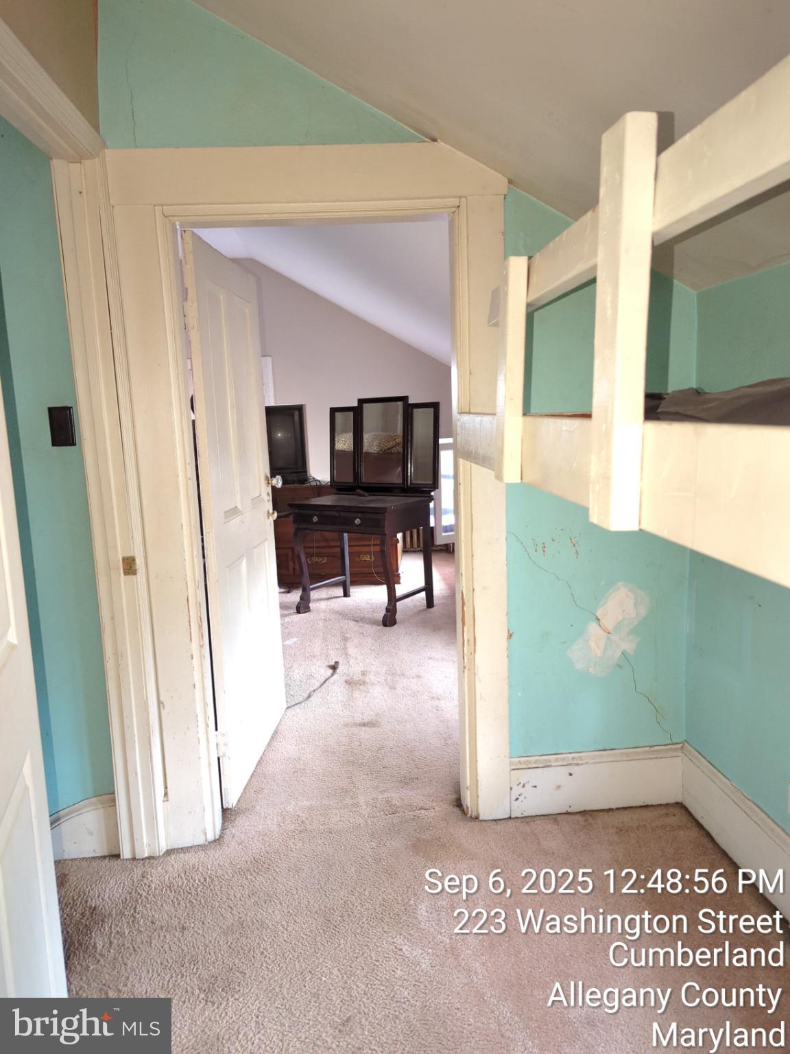 WEST SIDE - Residential