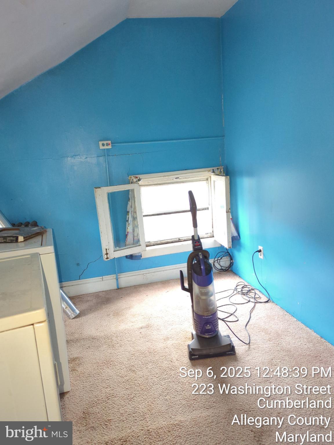 WEST SIDE - Residential