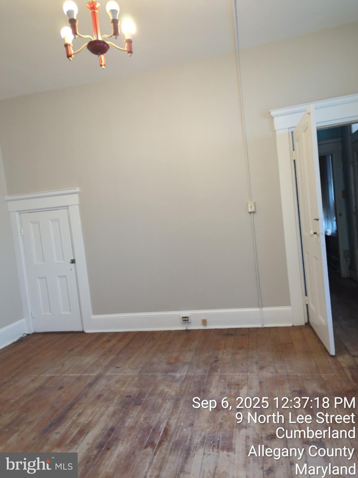 WEST SIDE - Residential