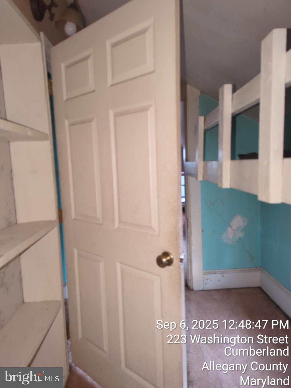 WEST SIDE - Residential