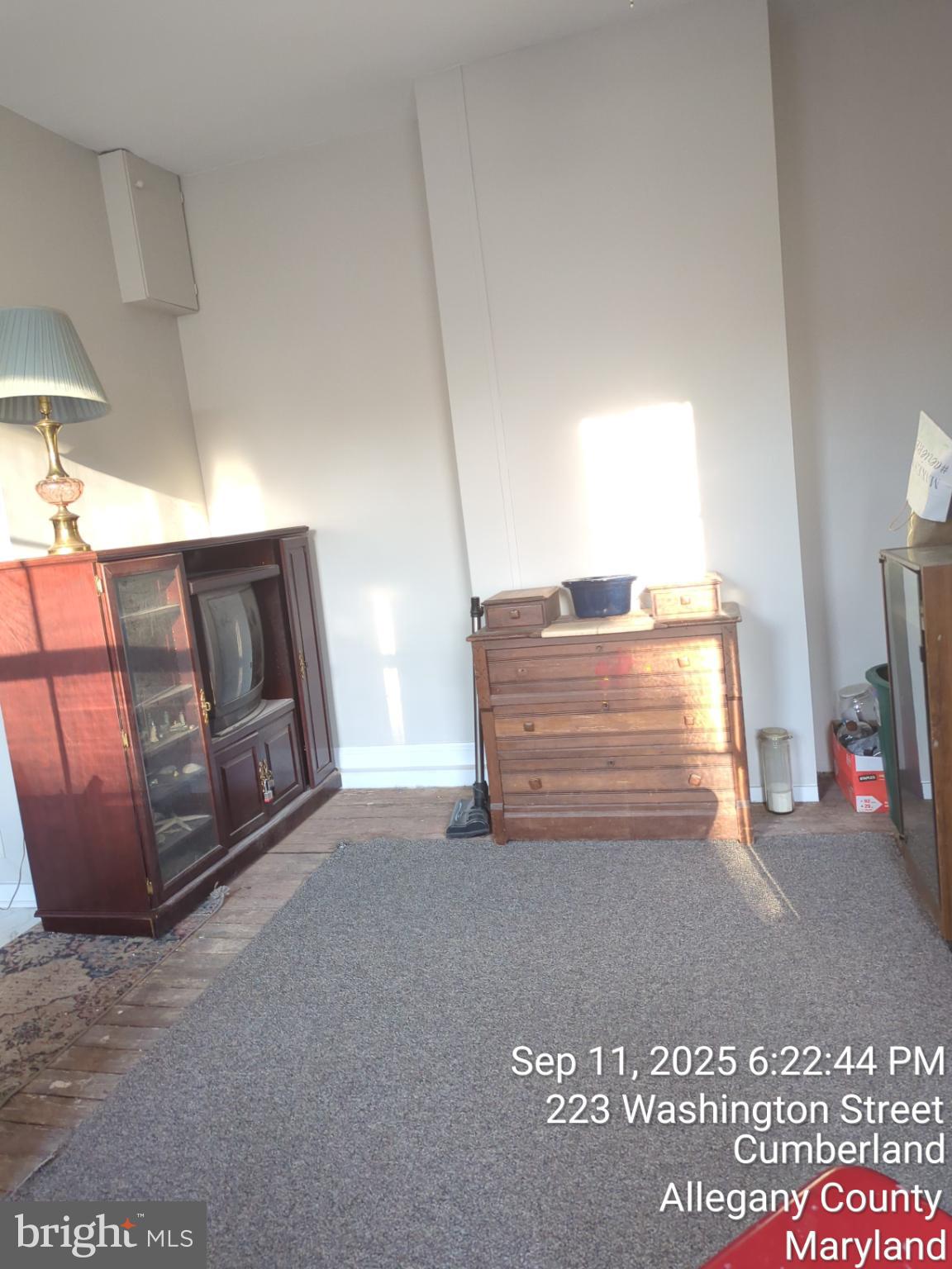 WEST SIDE - Residential