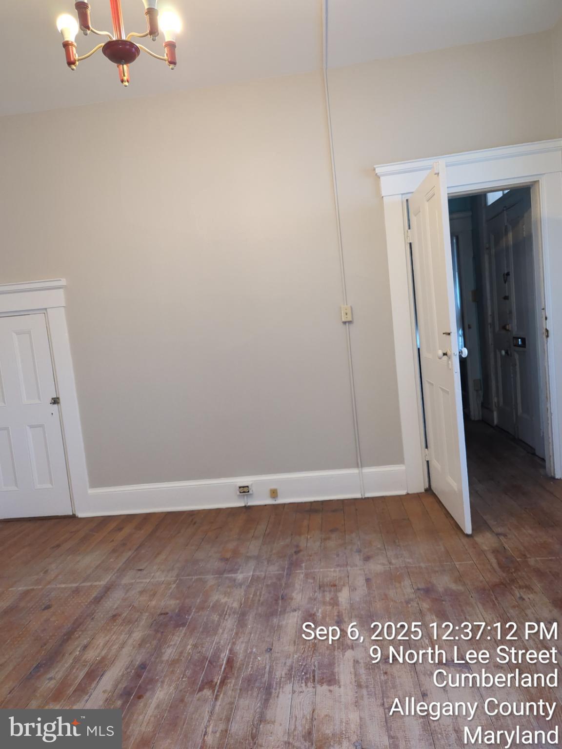 WEST SIDE - Residential