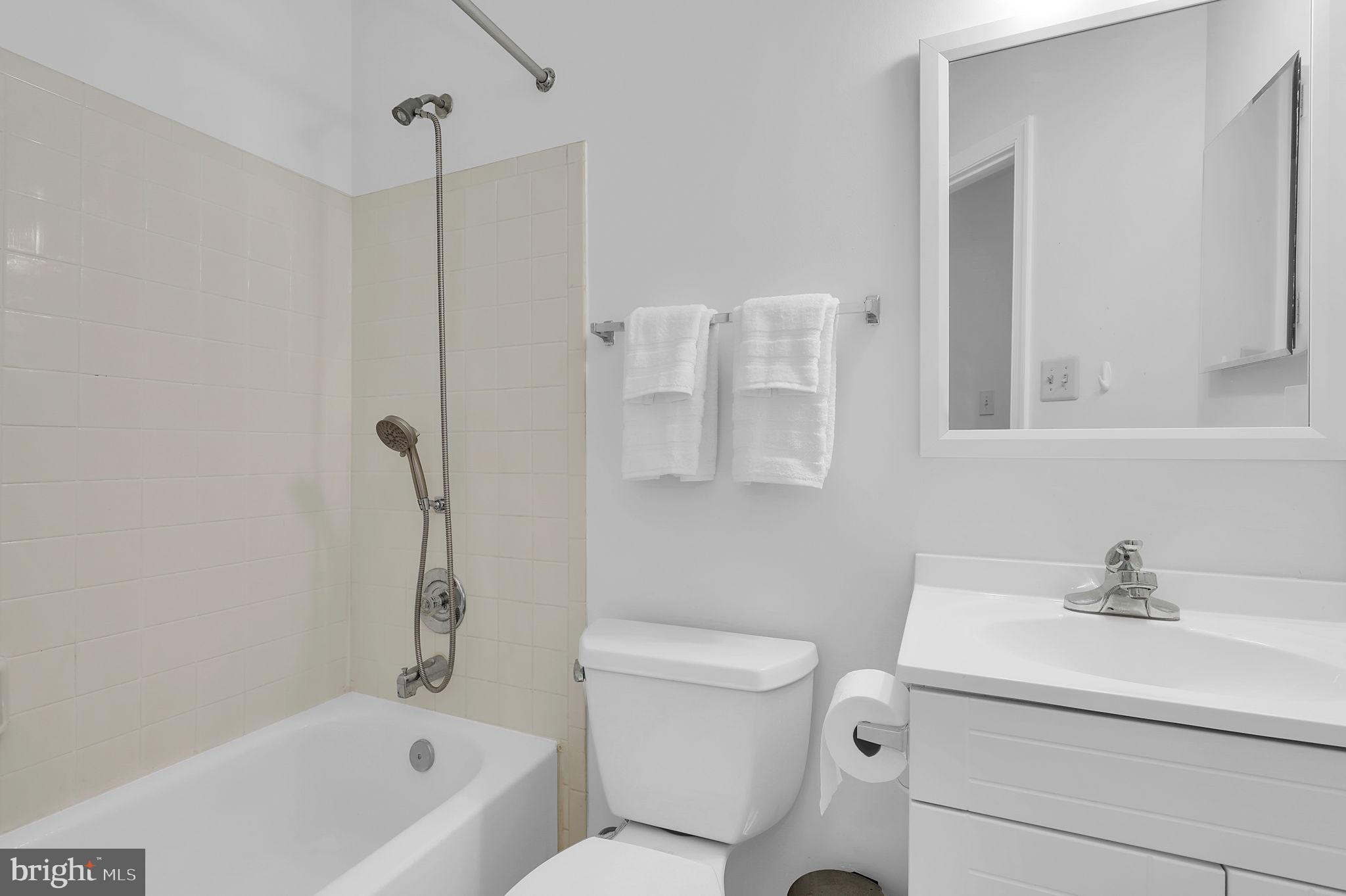 GUNNERS LAKE VILLAGE - Residential