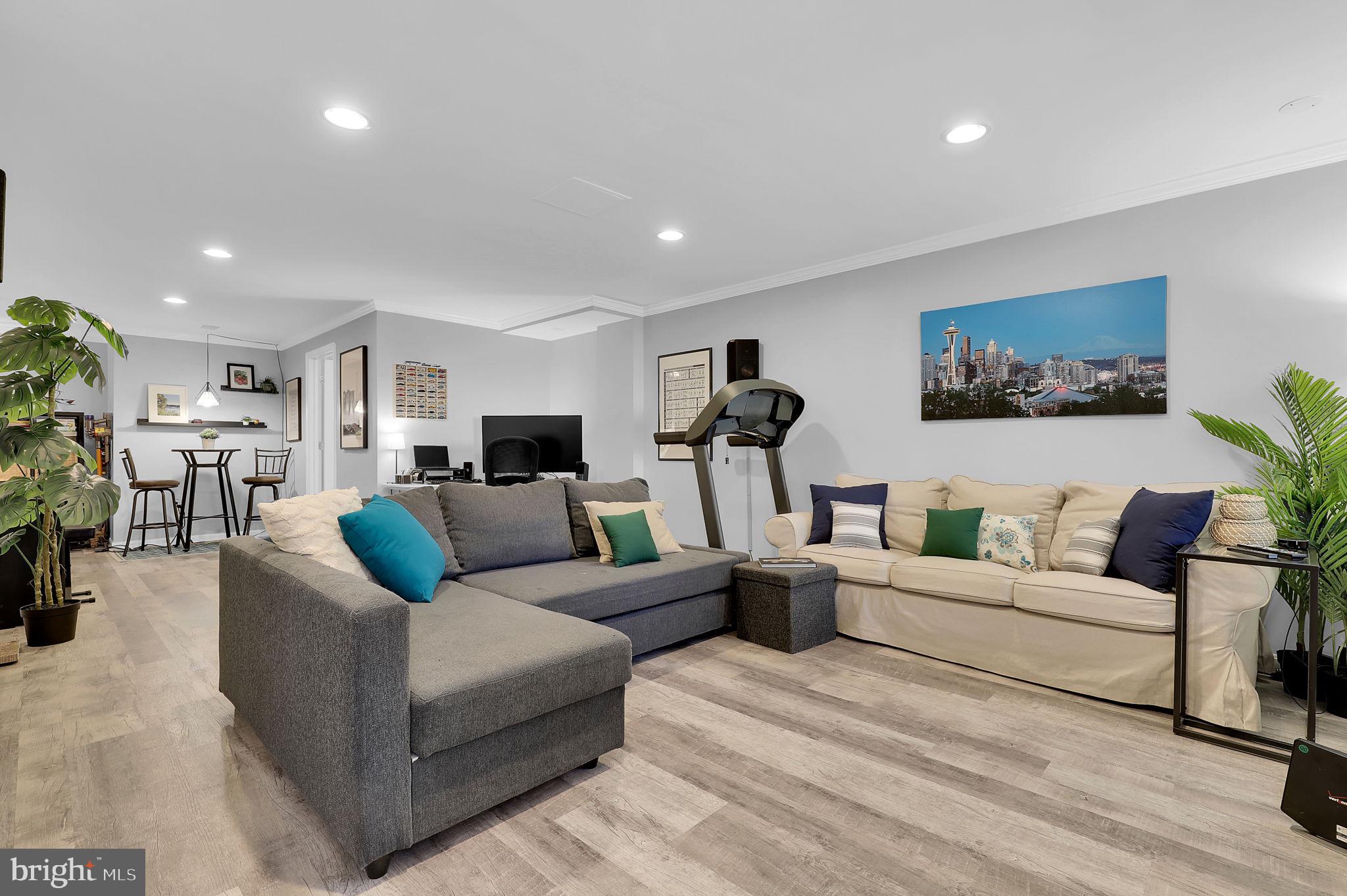 GUNNERS LAKE VILLAGE - Residential