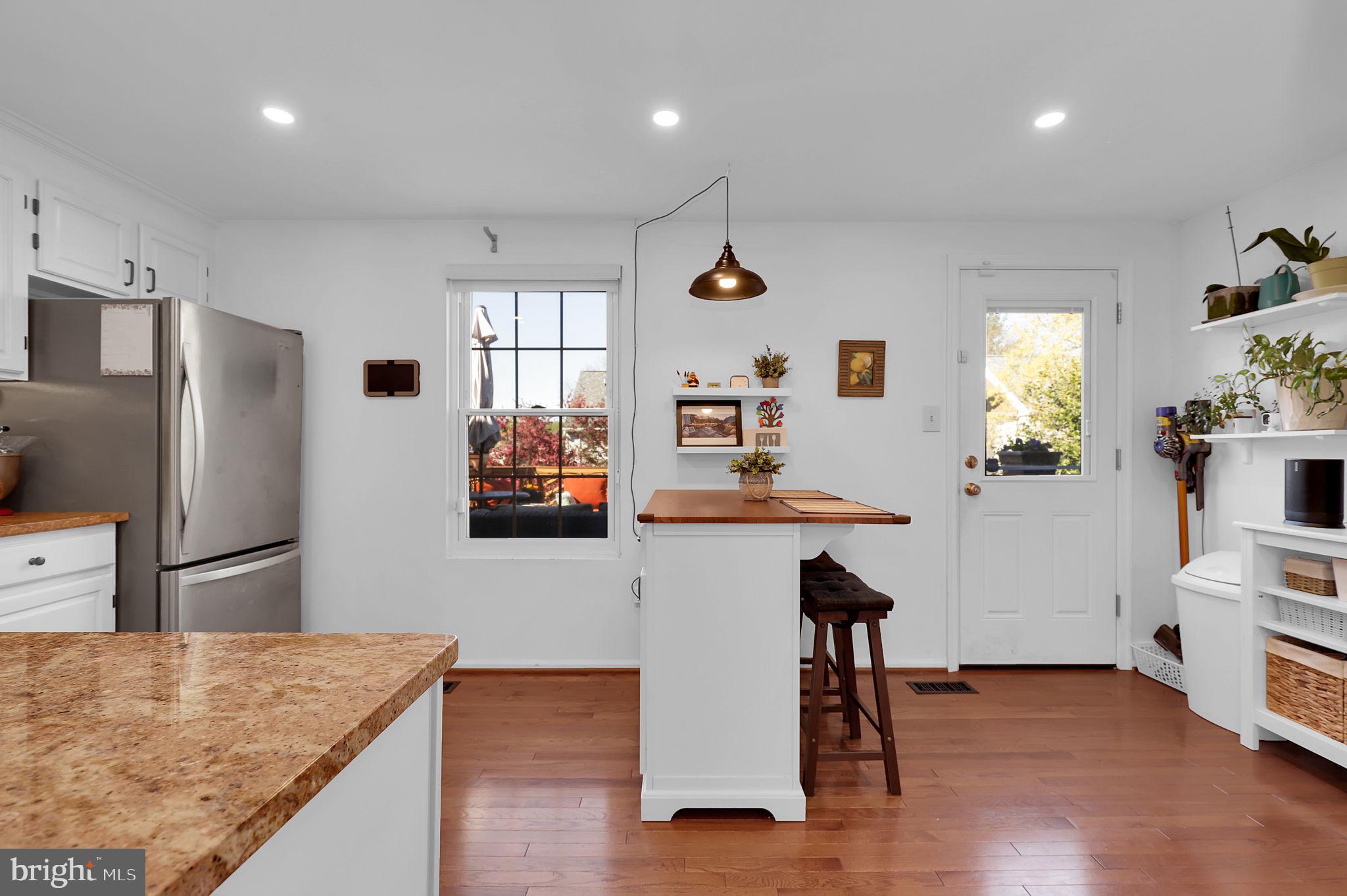 GUNNERS LAKE VILLAGE - Residential