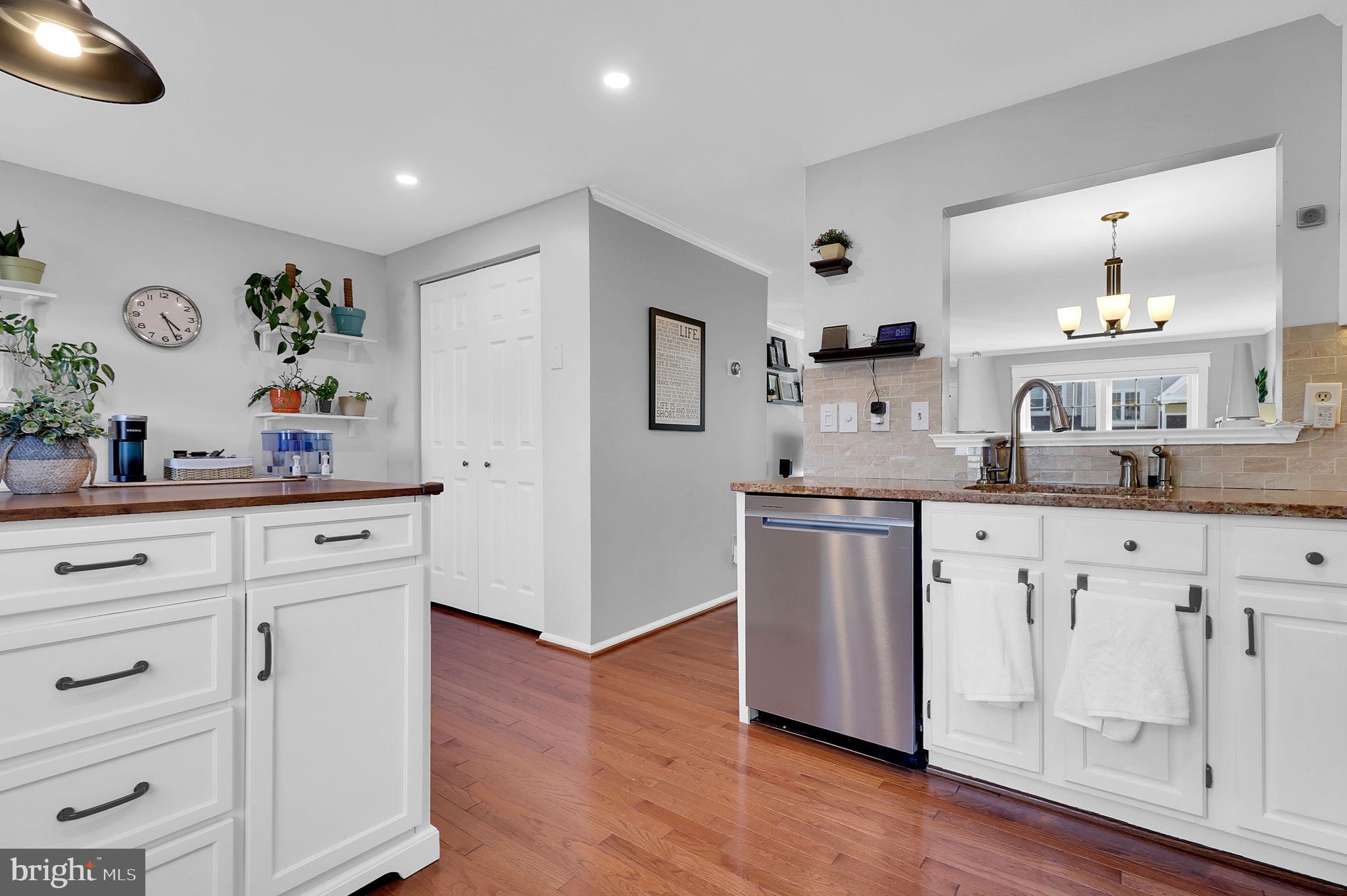 GUNNERS LAKE VILLAGE - Residential