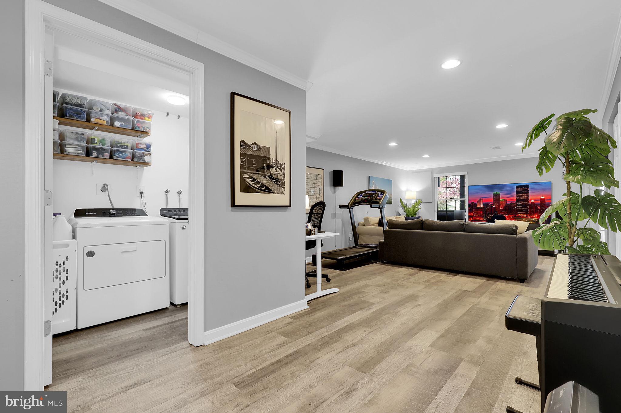 GUNNERS LAKE VILLAGE - Residential