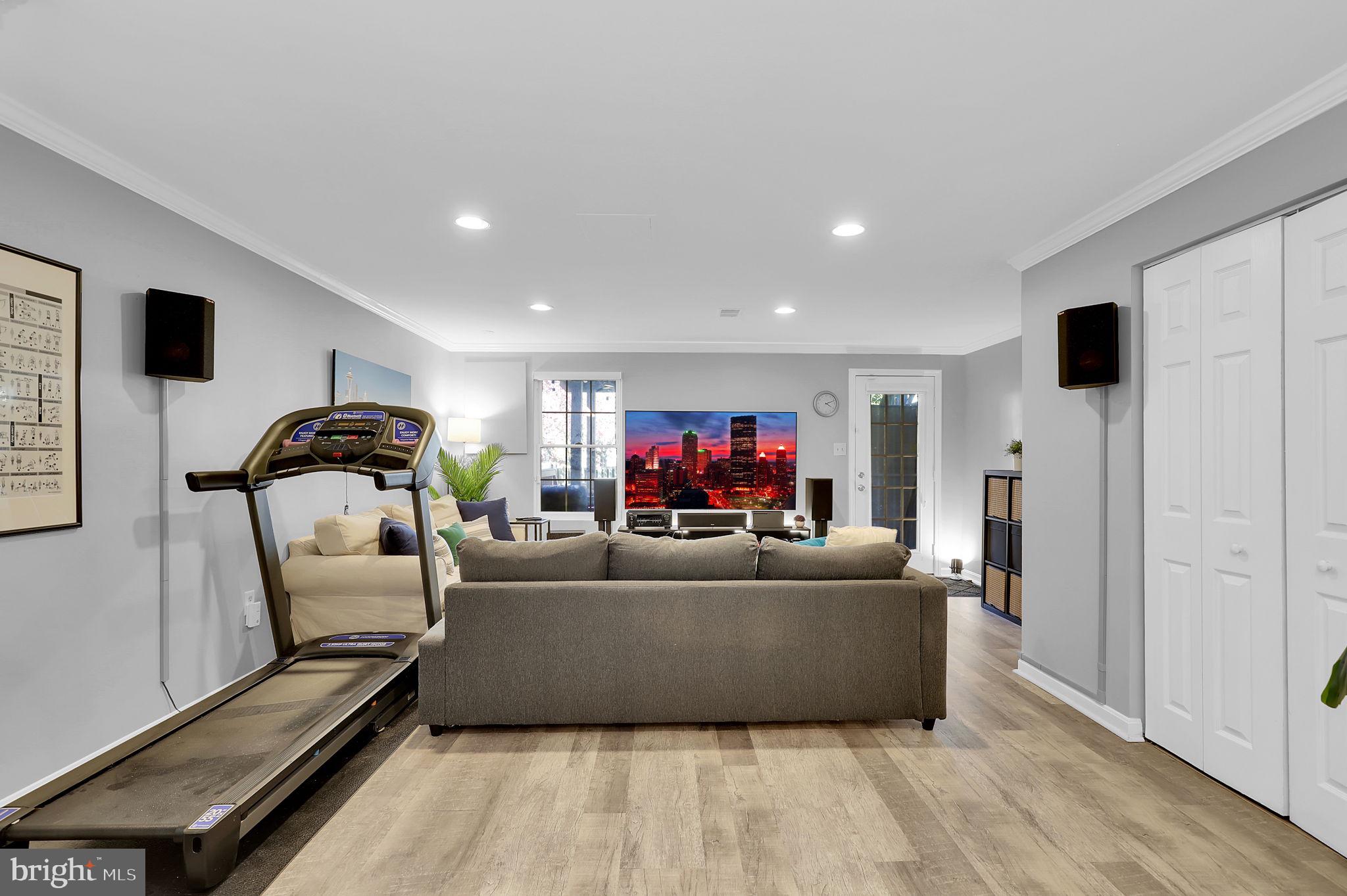 GUNNERS LAKE VILLAGE - Residential