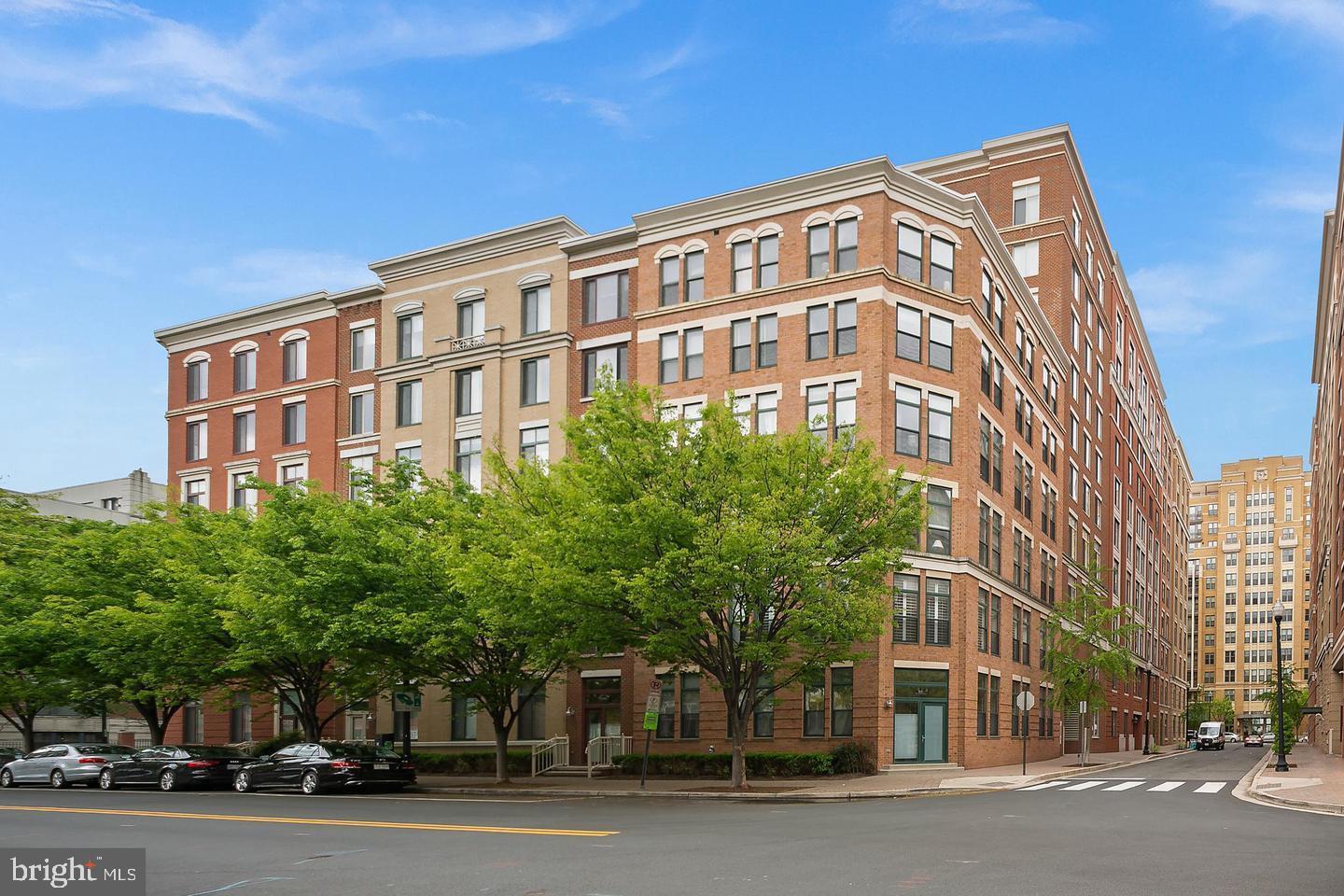 RESIDENCES AT STATION SQUARE - Residential