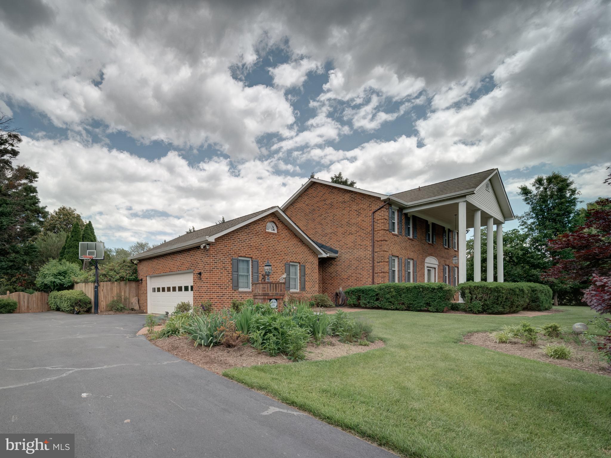 4387 STEPNEY DRIVE