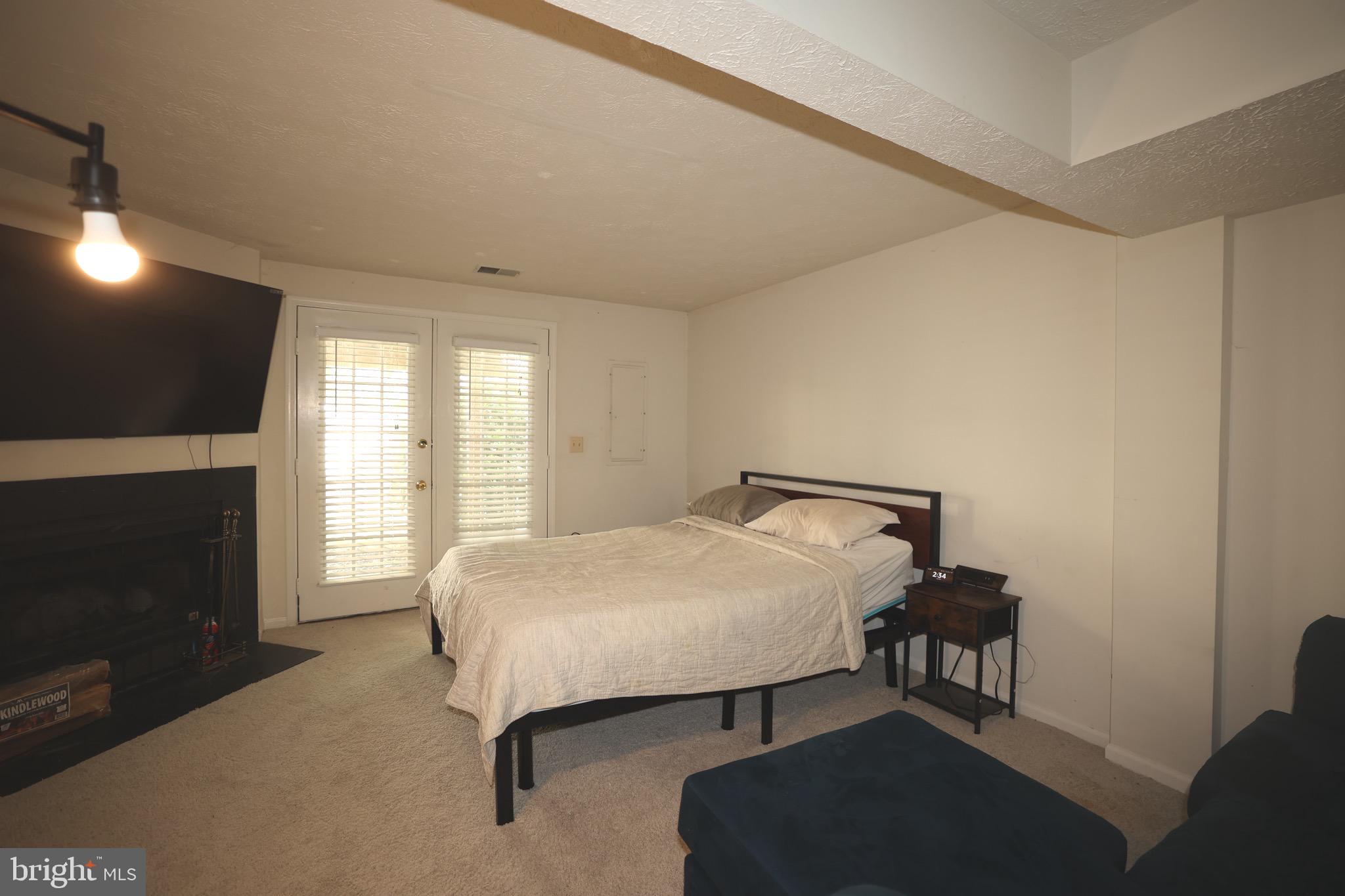 SOUTHBRIDGE - Residential Lease