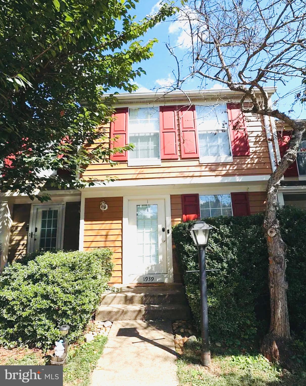 SOUTHBRIDGE - Residential Lease