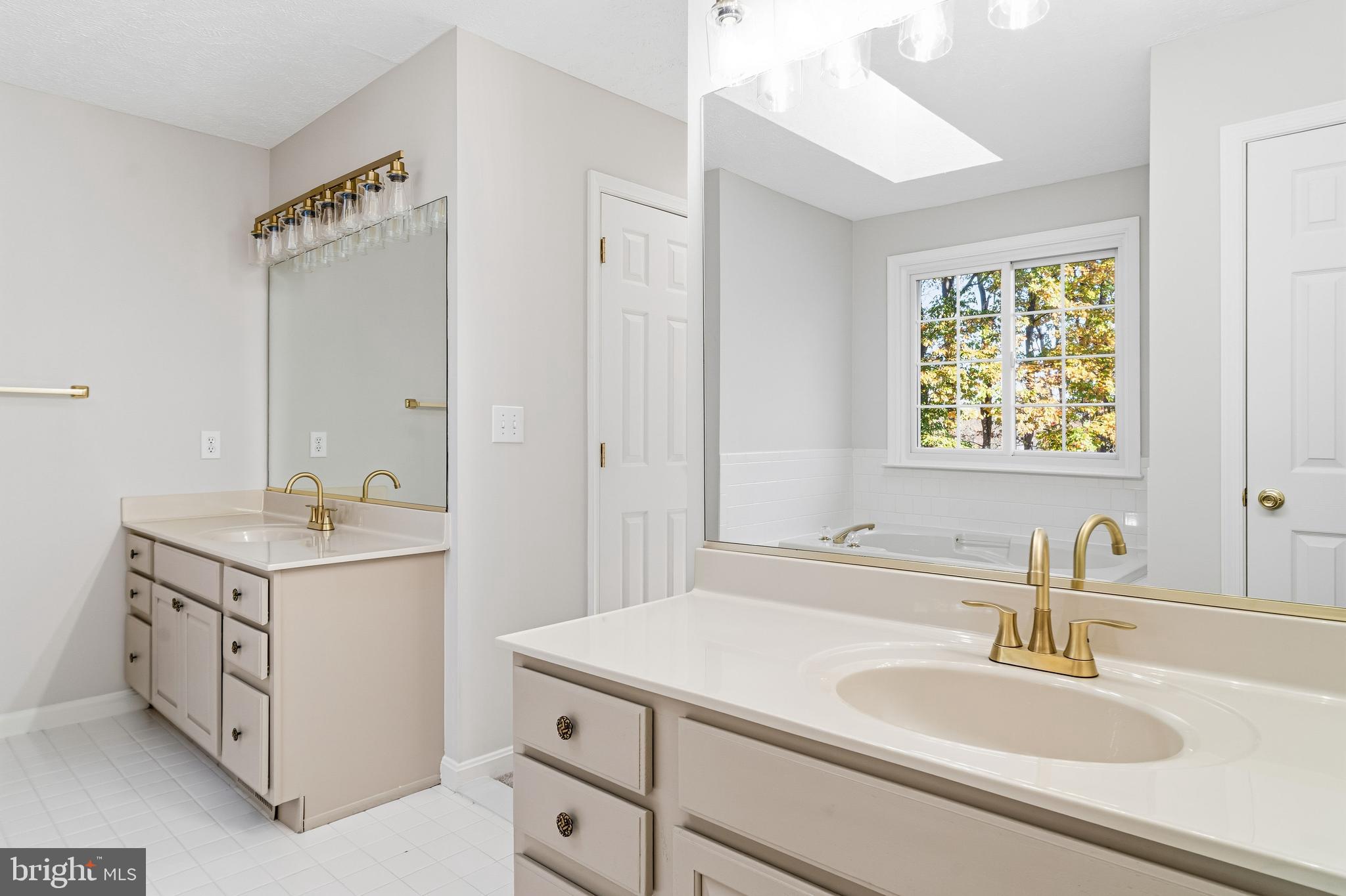 DISNEY ESTATES - Residential