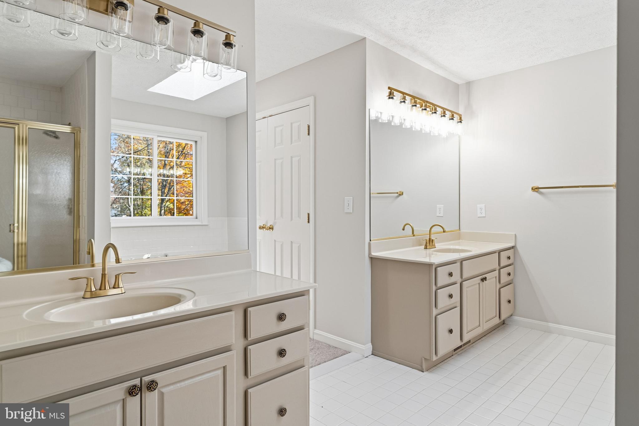 DISNEY ESTATES - Residential