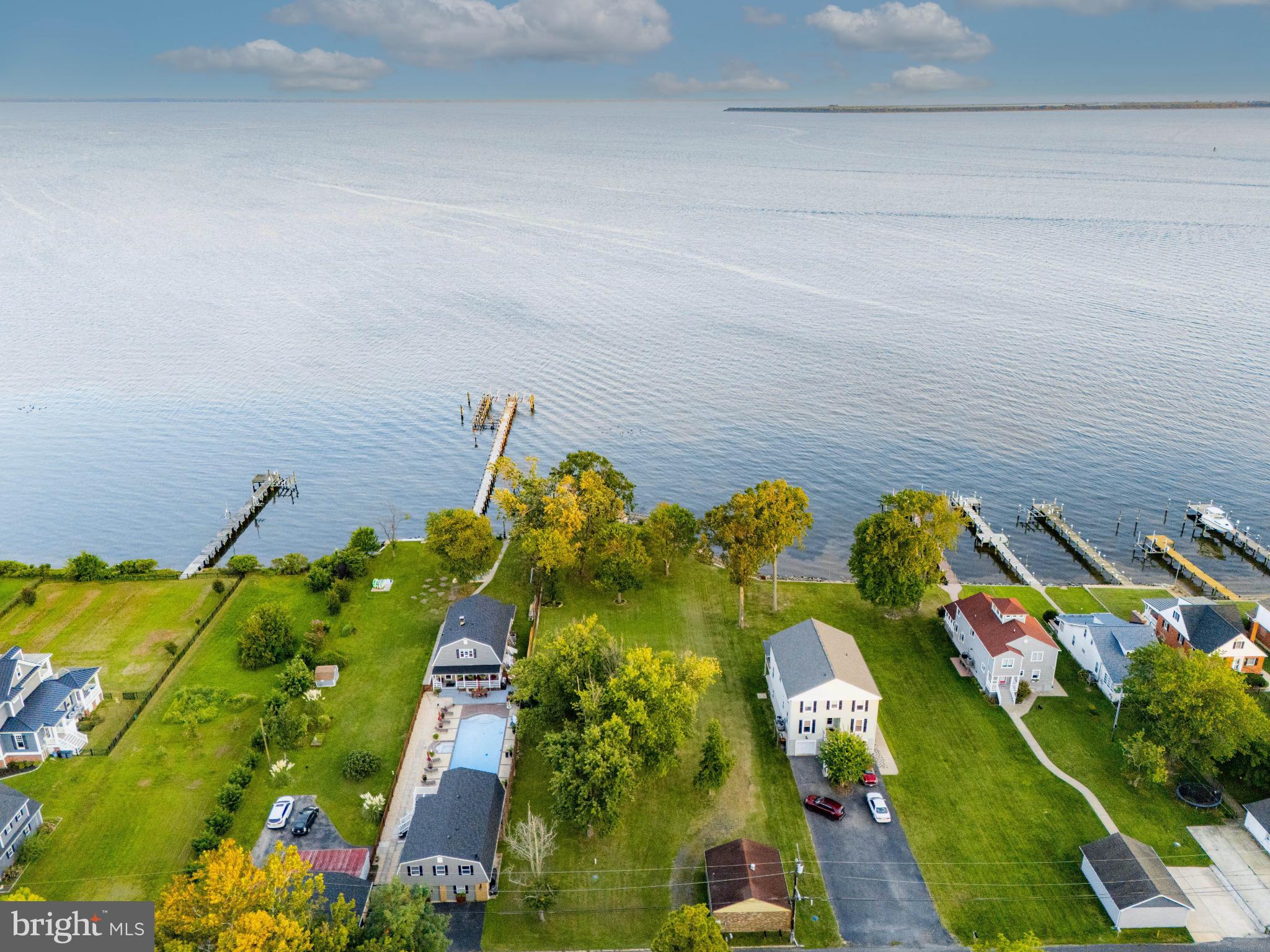 BOWLEYS QUARTERS - Land