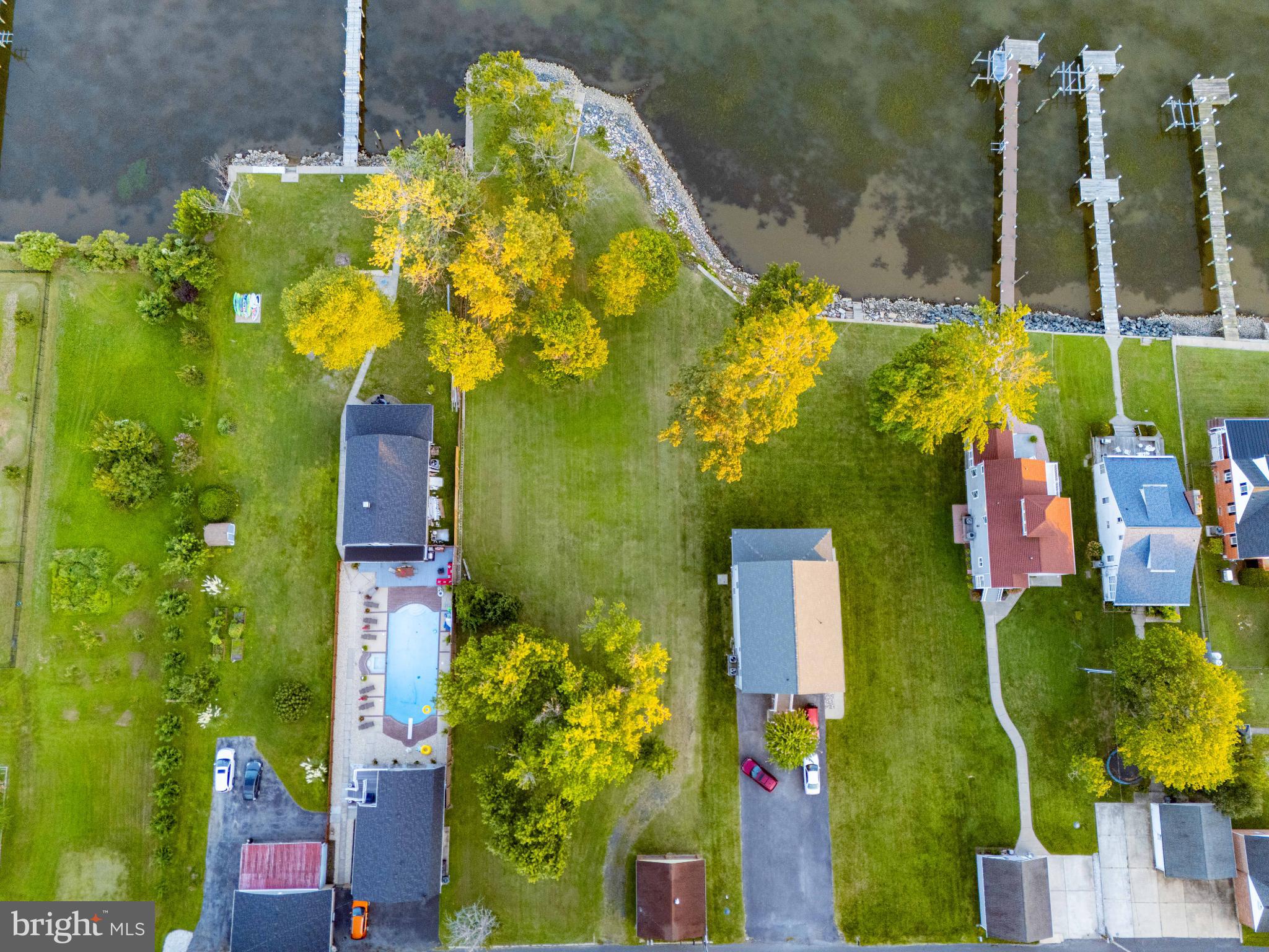 BOWLEYS QUARTERS - Land