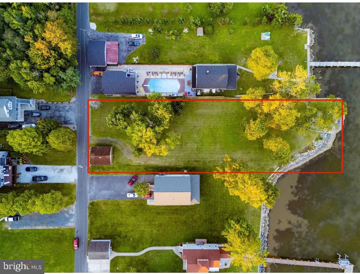 BOWLEYS QUARTERS - Land