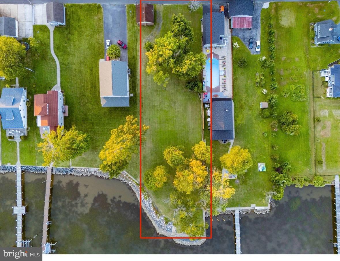 BOWLEYS QUARTERS - Land