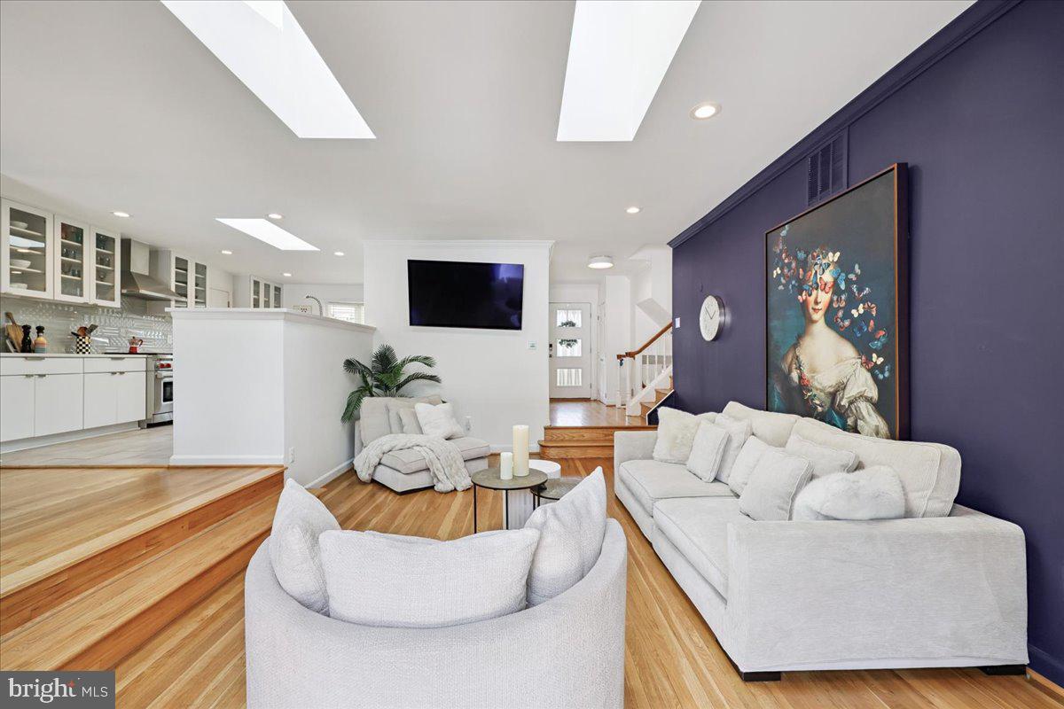 REGENCY ESTATES - Residential