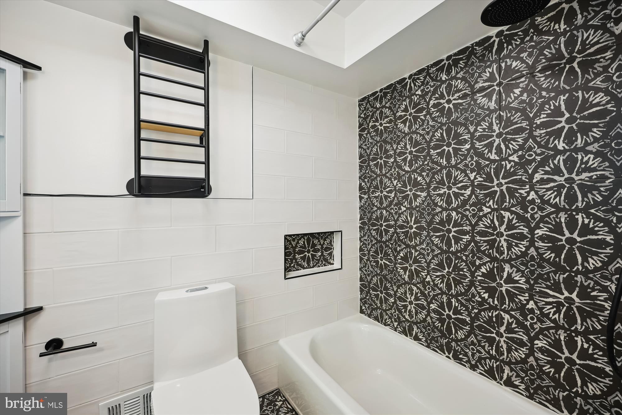 REGENCY ESTATES - Residential