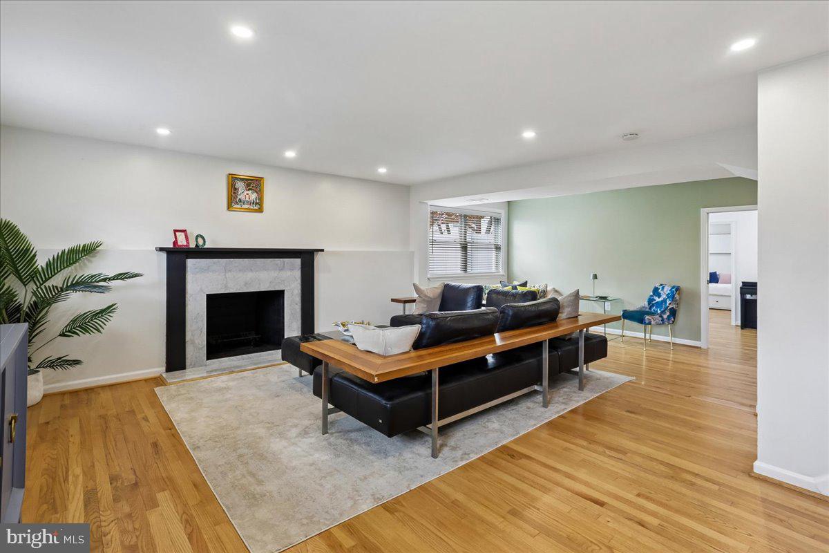 REGENCY ESTATES - Residential