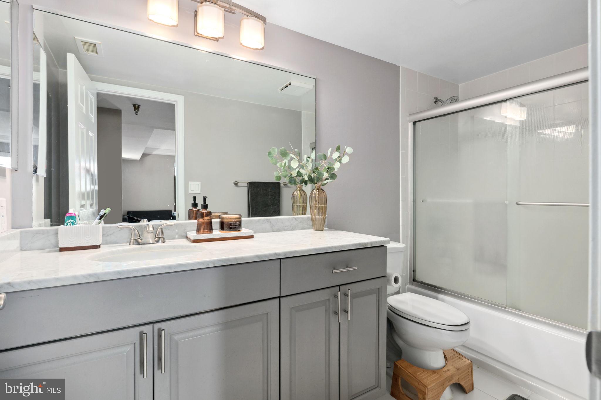 CLARENDON - Residential