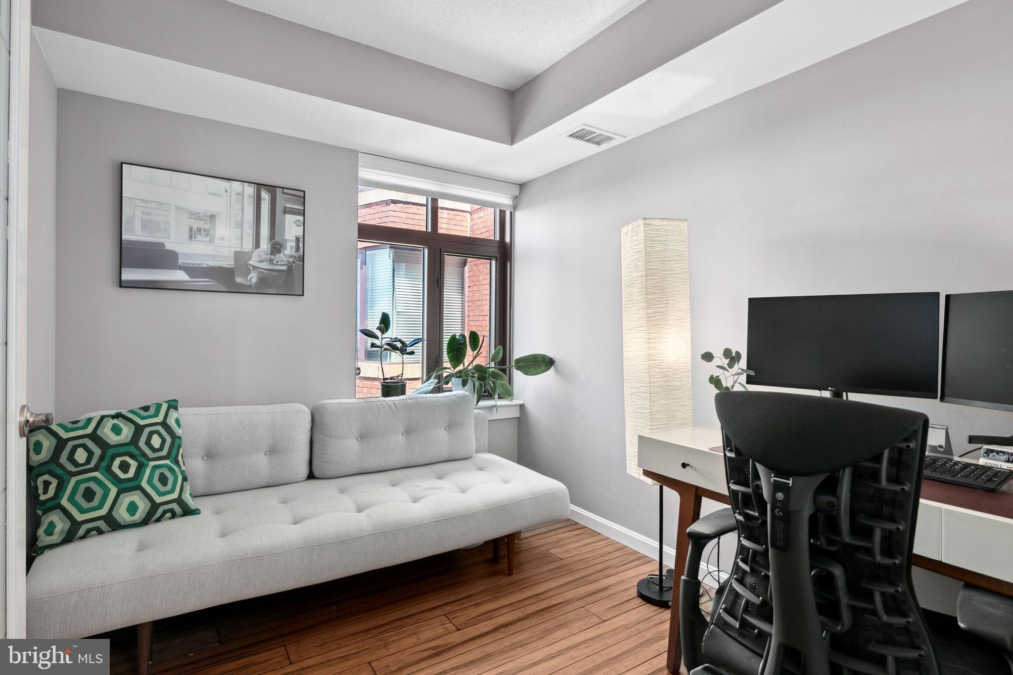 CLARENDON - Residential