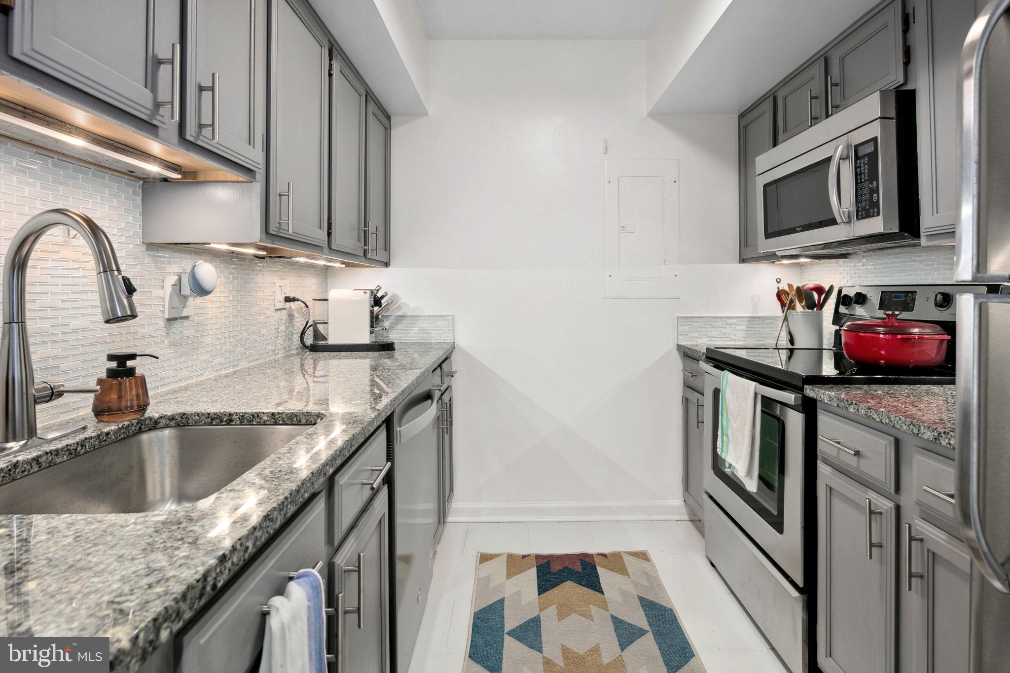 CLARENDON - Residential