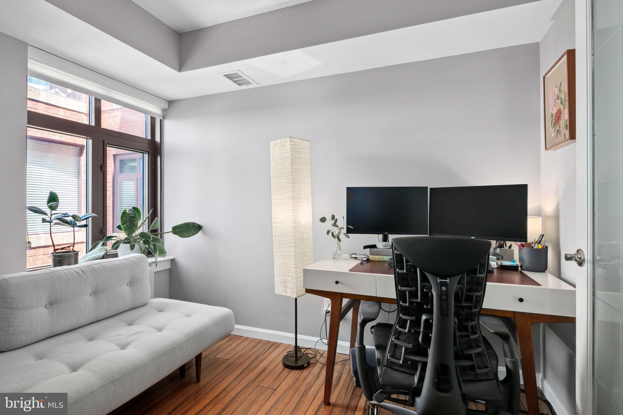 CLARENDON - Residential